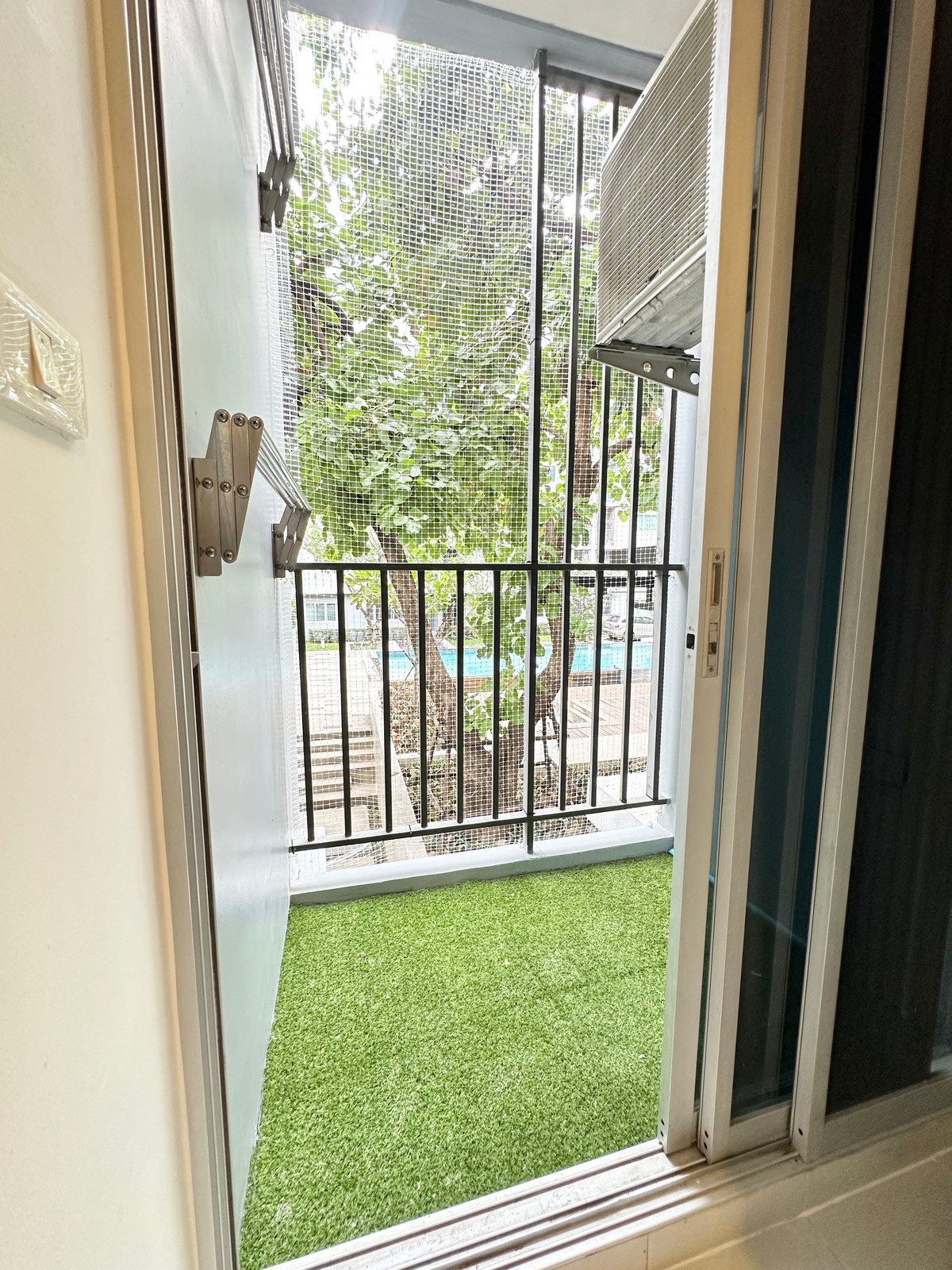 ขายคอนโดนวมินทร์ รามอินทรา : 🟢น็อต อยู่สบาย พร้อมดูแล / วิวสวน วิวสระ / คอนโด Renovate ใหม่สวยๆได้ไปตามภาพ /🟢 ขายคอนโด ดี คอนโด รามอินทรา ใกล้ รถไฟฟ้า มัยลาภ 4xx m