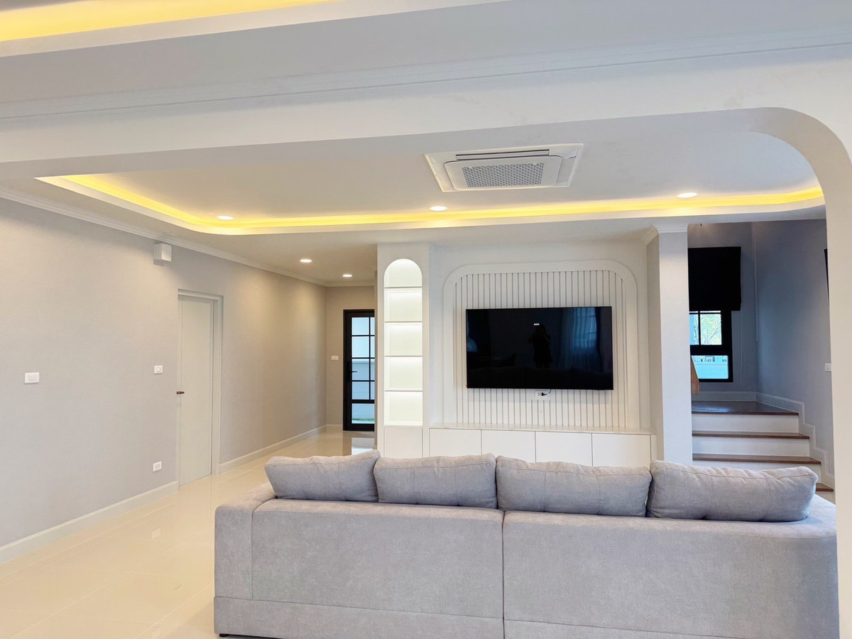 ให้เช่าบ้านบางนา แบริ่ง ลาซาล : ให้เช่า Centro Bangna บ้านเดี่ยวตกแต่งใหม่ พร้อมอยู่ ใกล้ Mega Bangna Please call: 082-894-4624