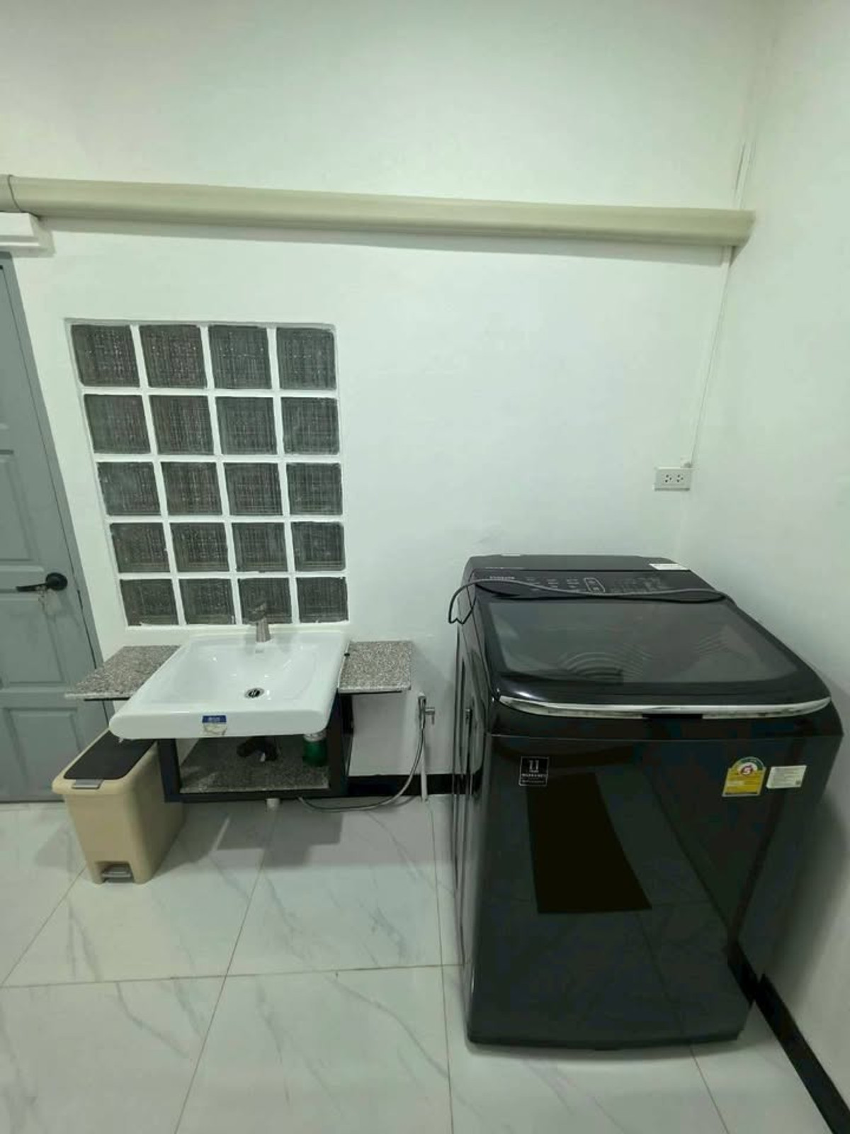 For RentHouseNonthaburi, Bang Yai, Bangbuathong : 4Bedroom House, 51 sq.wa., near MRT Saimai Station (less than 1 km walk), 3 Parking Spaces, Suitable for Company Registration