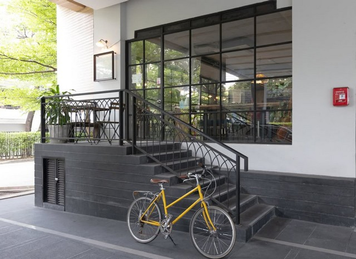 ให้เช่าสำนักงานอารีย์ อนุสาวรีย์ : HR3287ให้เช่าพื้นที่ออฟฟิศ/โชว์รูม 223 ตรม. ซอยพหลโยธิน 2 ใกล้ BTS อารีย์ บรรยากาศร่มรื่น