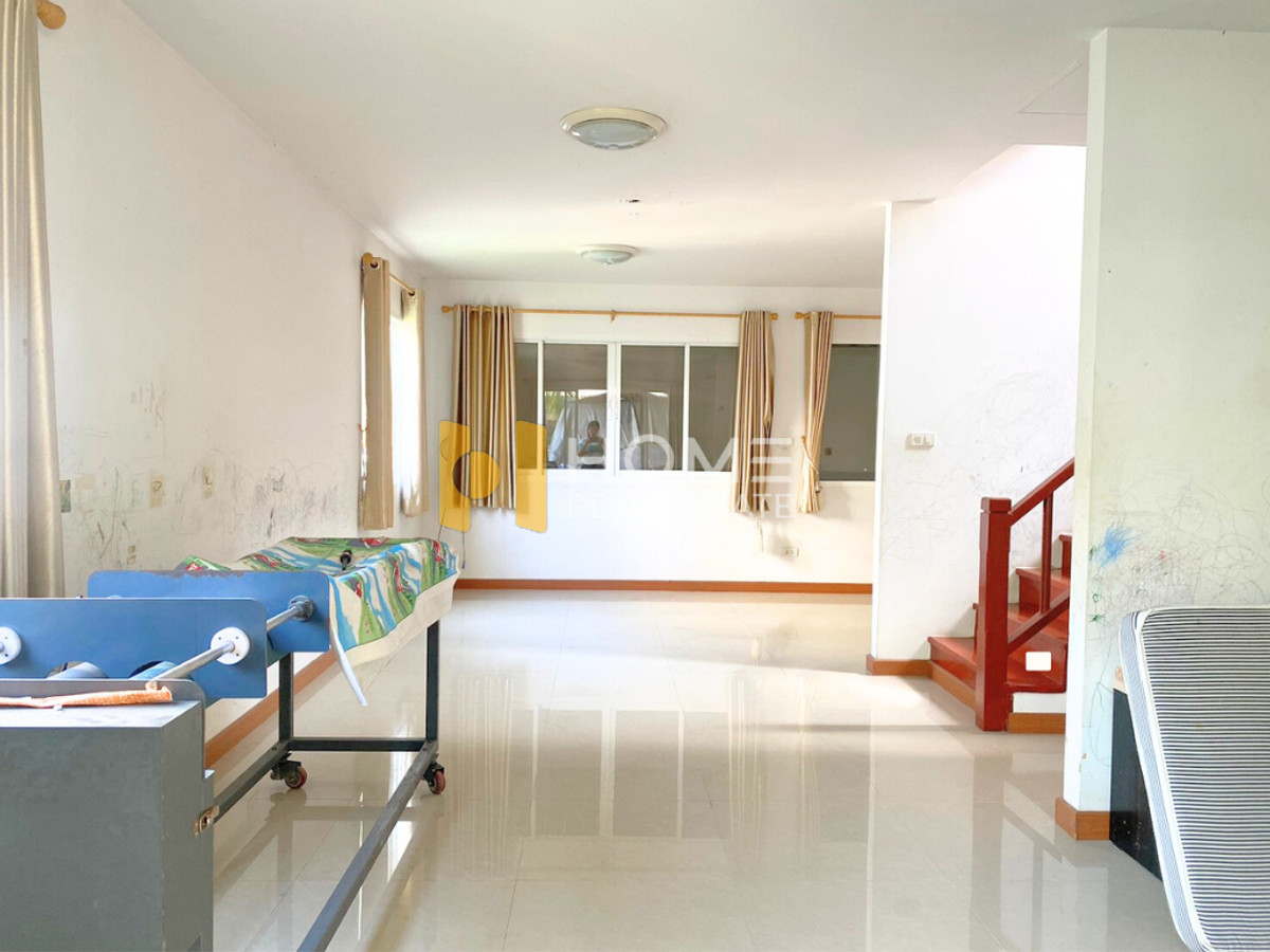 ขายบ้านมีนบุรี-ร่มเกล้า : หลังใหญ่ 65 ตร.วา ราคานี้หาไม่ได้แล้ว 🔥 ฟลอร่า วิลล์ พาร์ค ซิตี้ สุวินทวงศ์ / 3 ห้องนอน (ขาย), Flora Ville Park City Suwinthawong / 3 Bedrooms (FOR SALE) FAHS006