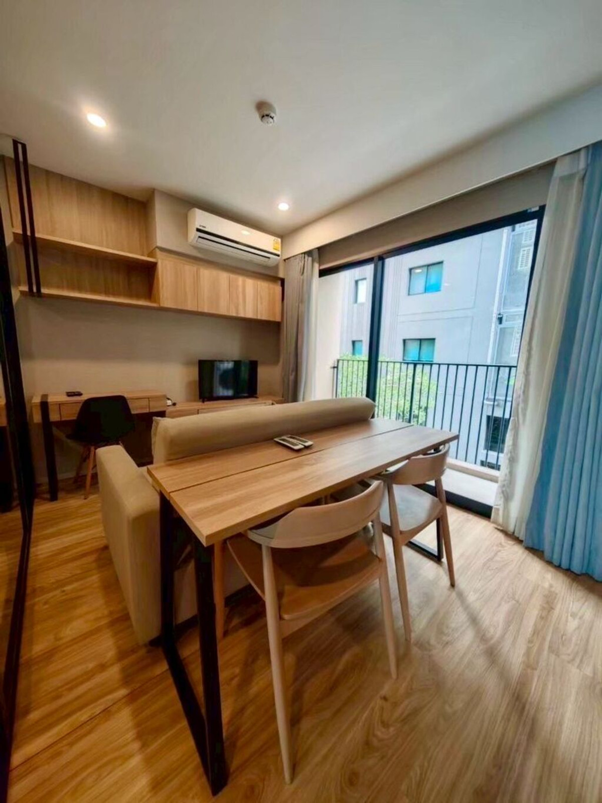 ให้เช่าคอนโดสาทร นราธิวาส : ให้เช่า บลอสซั่ม คอนโด สาทร-เจริญราษฎร์ เลขที่ 258/46 (ว่าง 1/4/69)