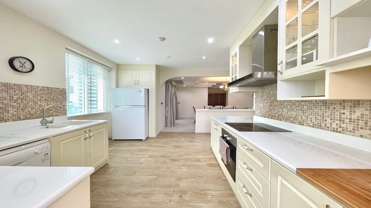 ขายคอนโดสุขุมวิท อโศก ทองหล่อ : Best Price 4BR Condo at Ideal 24 Sukhumvit 24 Near BTS Phrom Phong