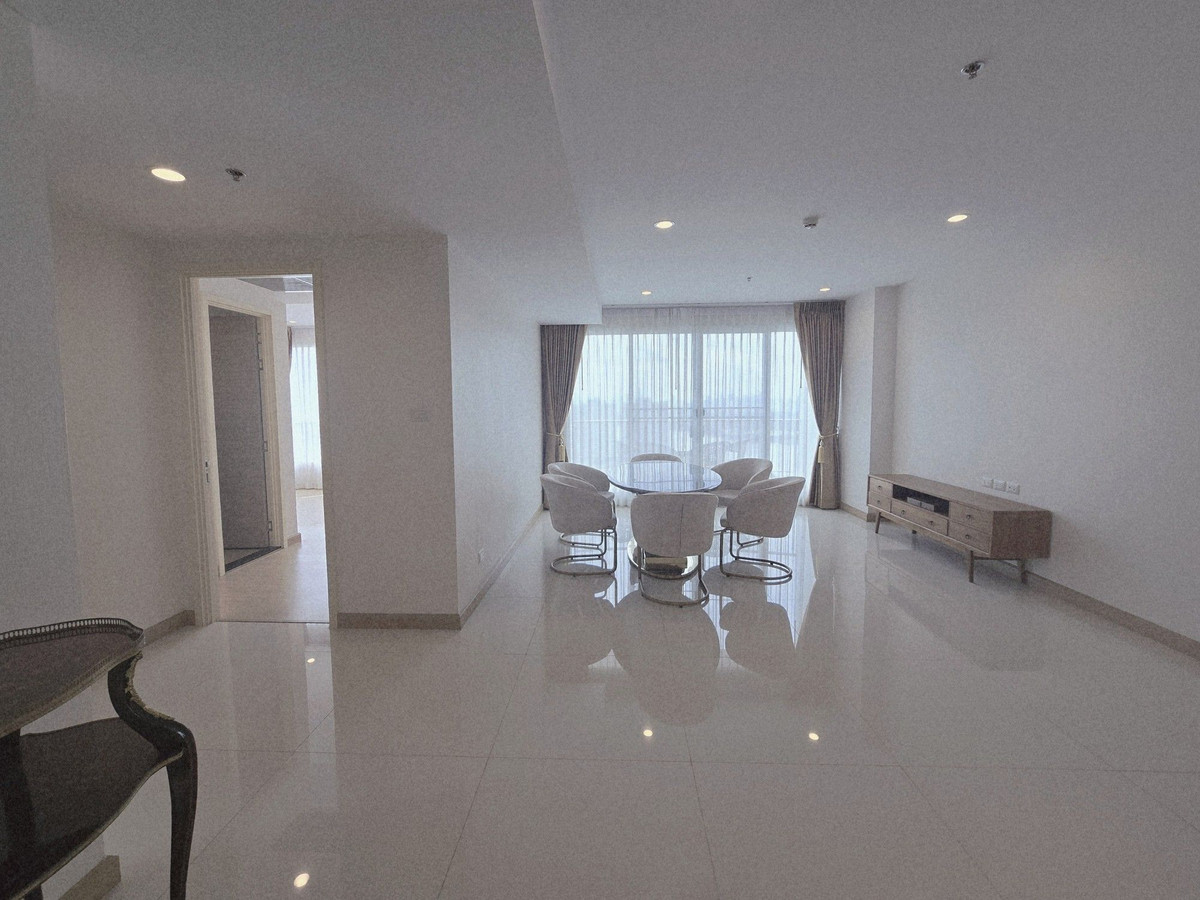 For RentCondoRama3 (Riverside),Satupadit : Condo for rent, Supalai Riva Grand Rama 3, 28th floor, size 99.78 sq m., 2 bedrooms, ready to move in immediately.