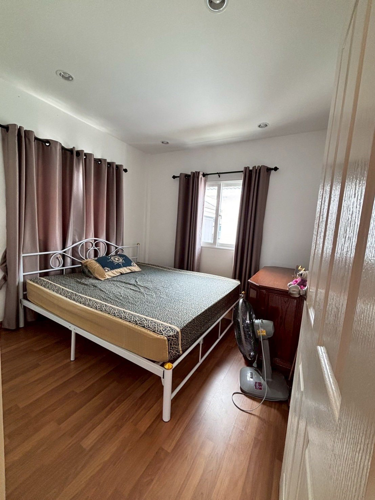 ขายนนทบุรี บางใหญ่ บางบัวทอง : บ้านแฝด ชวนชื่น พาร์ค กาญจนา - บางใหญ่ / 3 ห้องนอน (ขาย), Semi - detached house Chuan Chuen Park Kanchana - Bangyai / 3 Bedrooms (FOR SALE) AOM092