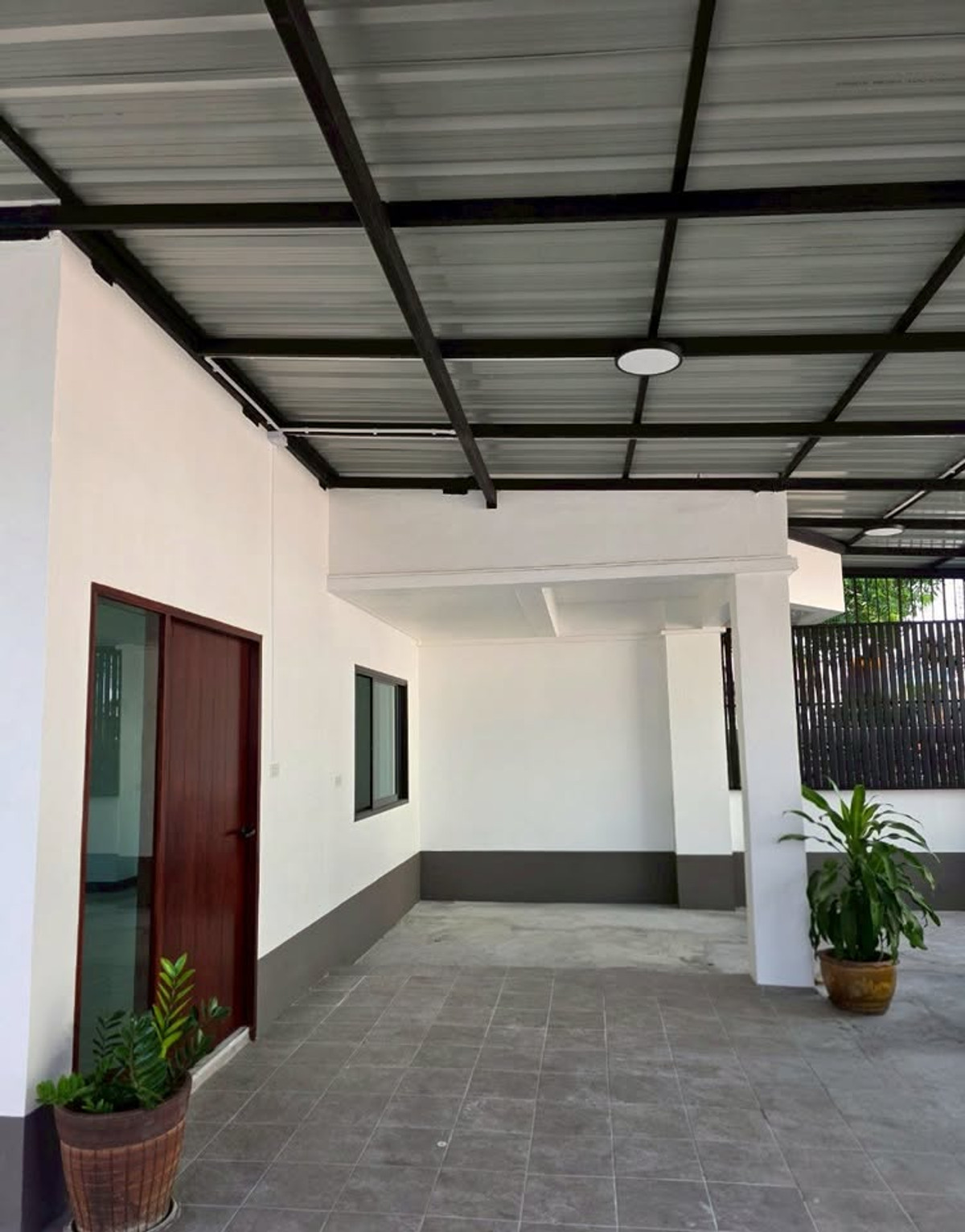 For RentHouseNonthaburi, Bang Yai, Bangbuathong : 4Bedroom House, 51 sq.wa., near MRT Saimai Station (less than 1 km walk), 3 Parking Spaces, Suitable for Company Registration