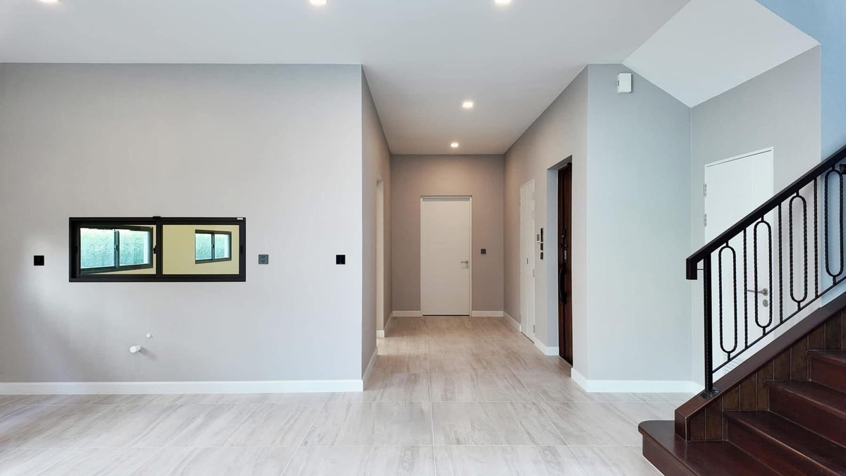 ขายบ้านปิ่นเกล้า จรัญสนิทวงศ์ : Grand Bangkok Boulevard Pinklao-Kanchana บ้านหลังมุมติดสวน ขนาดใหญ่ 620 ตร.ม. Please call: 082-894-4624