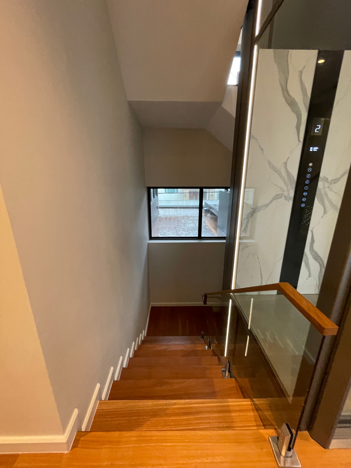 ขายบ้านโชคชัย4 ลาดพร้าว71 : ขายบ้านเดี่ยว Super Luxury THIRRA Ladprao แบบ Signature 575 ตร.ม. พร้อมสระว่ายน้ำส่วนตัว ตกแต่งครบพร้อมเครื่องใช้ไฟฟ้า ใกล้ MRT ภาวนา เพียง 700 ม.