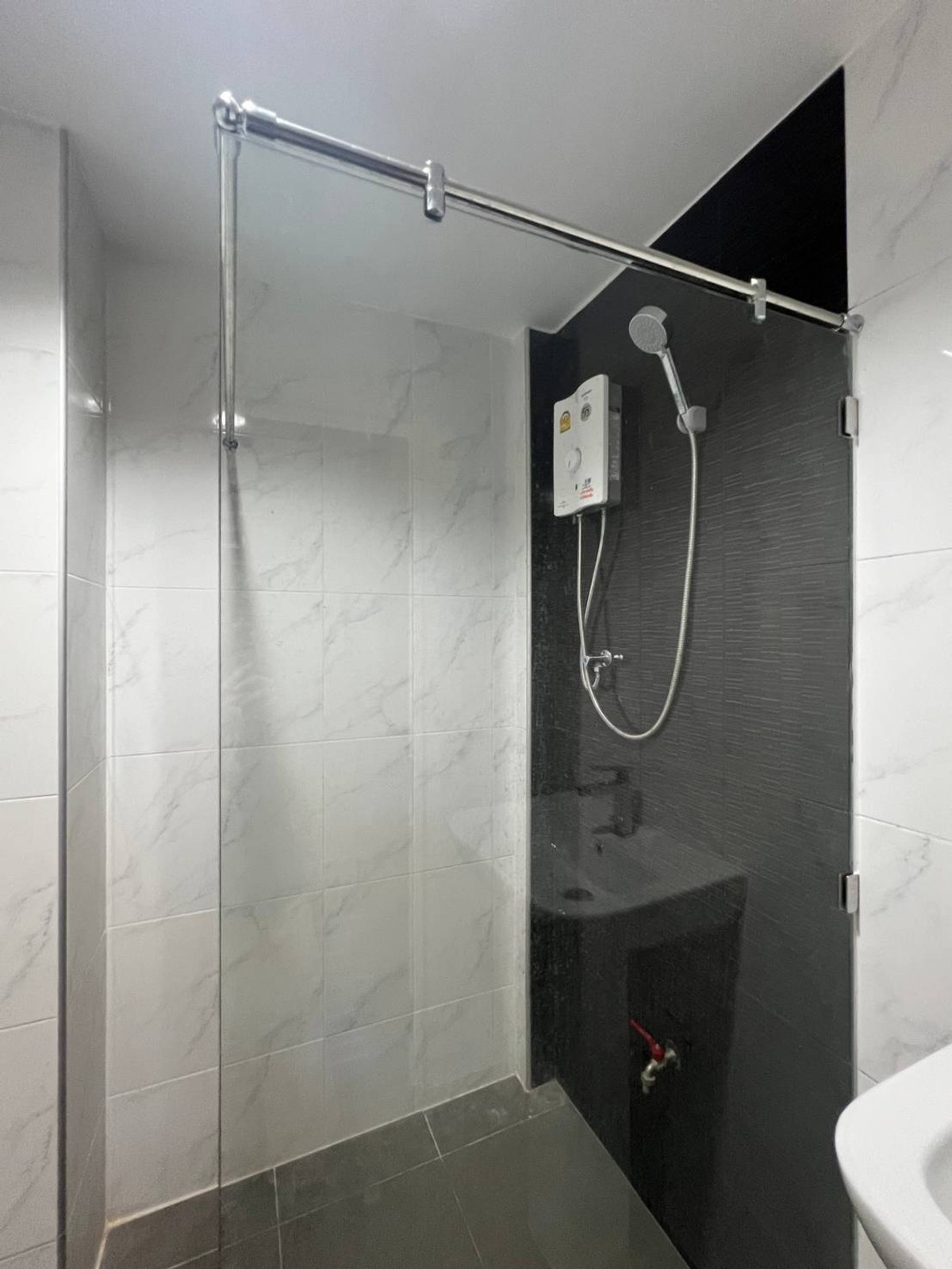 For RentShop HouseSukhumvit, Asoke, Thonglor : Commercial building for rent near BTS Bang Chak, only 2 minutes.