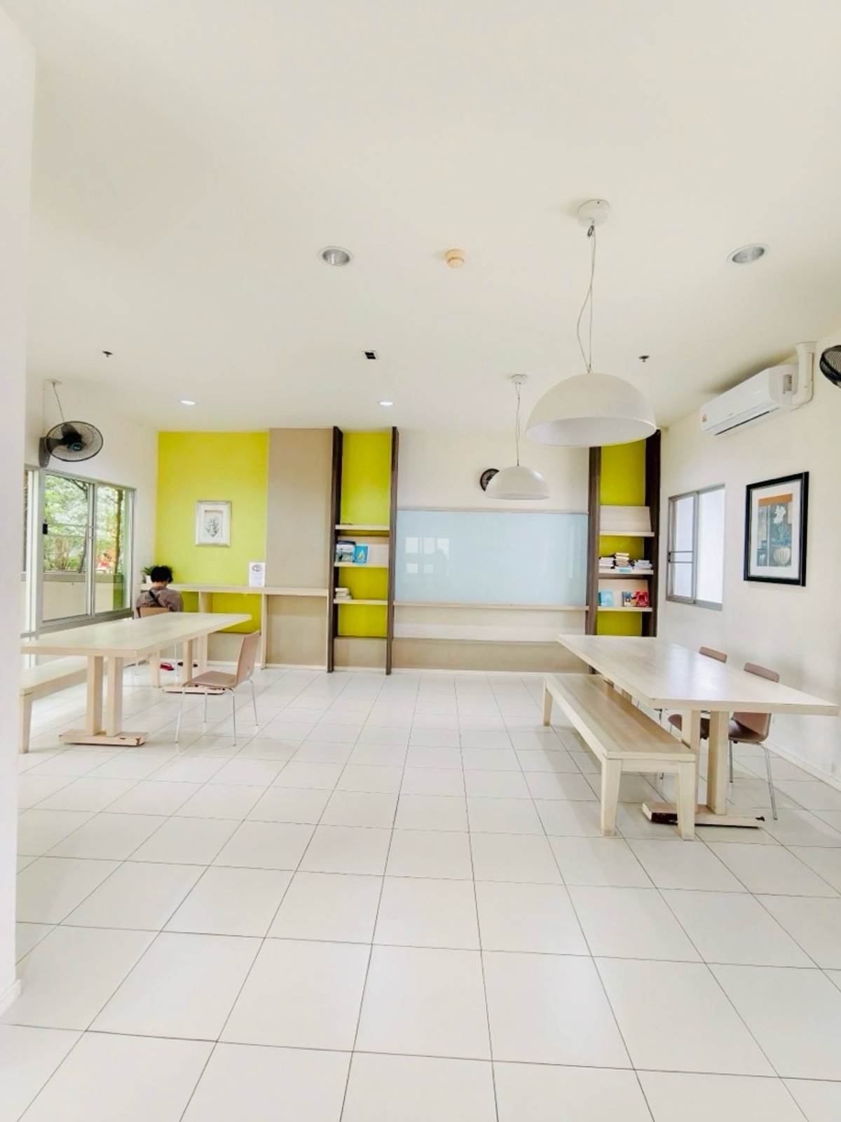 ขายคอนโดนวมินทร์ รามอินทรา : ขาย/เช่าด่วน! คอนโดลุมพินี พาร์ค นวมินทร์-ศรีบูรพา 
ซ.นวมินทร์36-38 คลองกุ่ม, บึงกุ่ม T. 081-834-1501 (ตี๋)