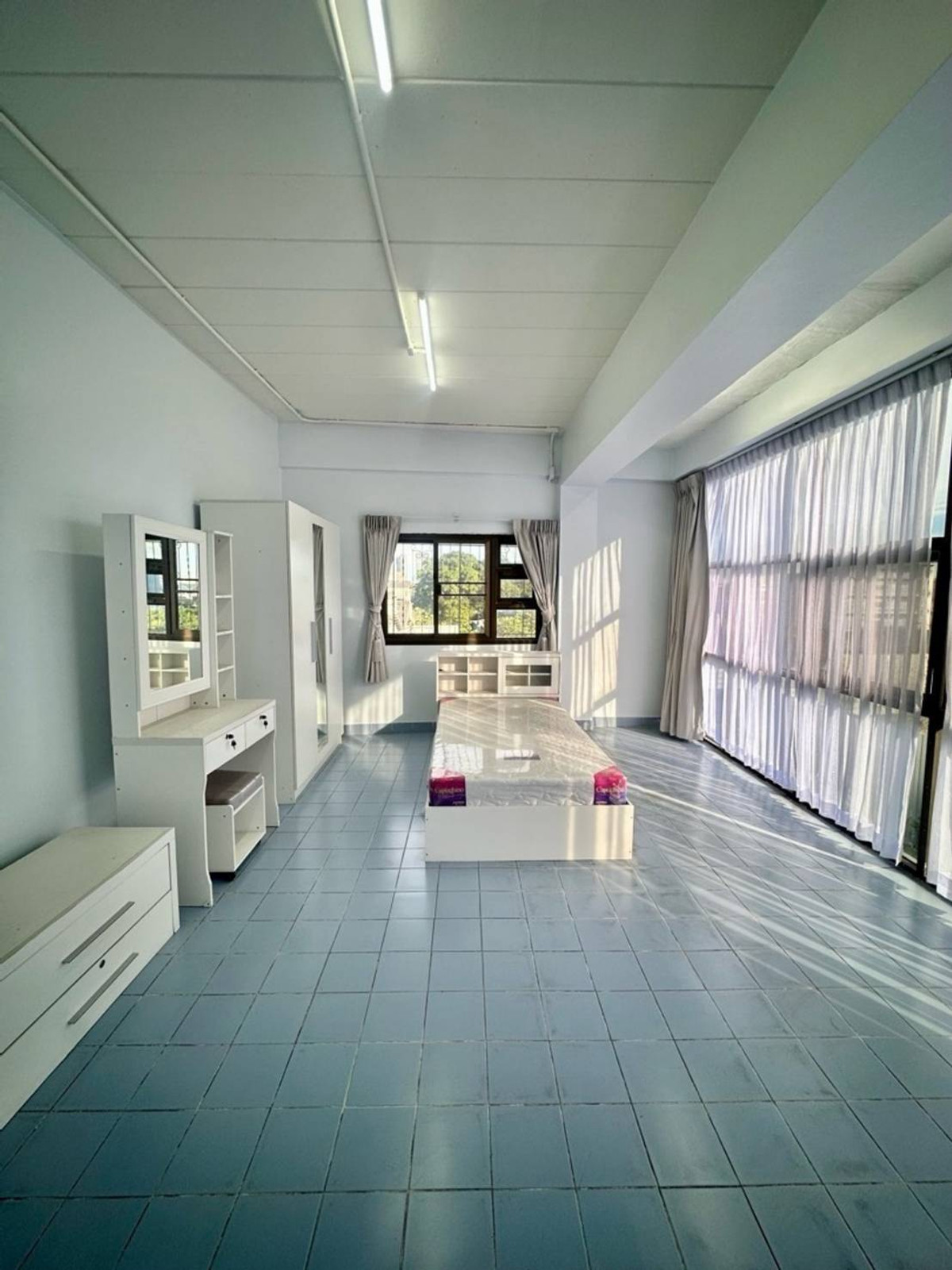 For RentShop HouseSamut Prakan,Samrong : Commercial building for rent near MRTA Samrong, just 1 minute.