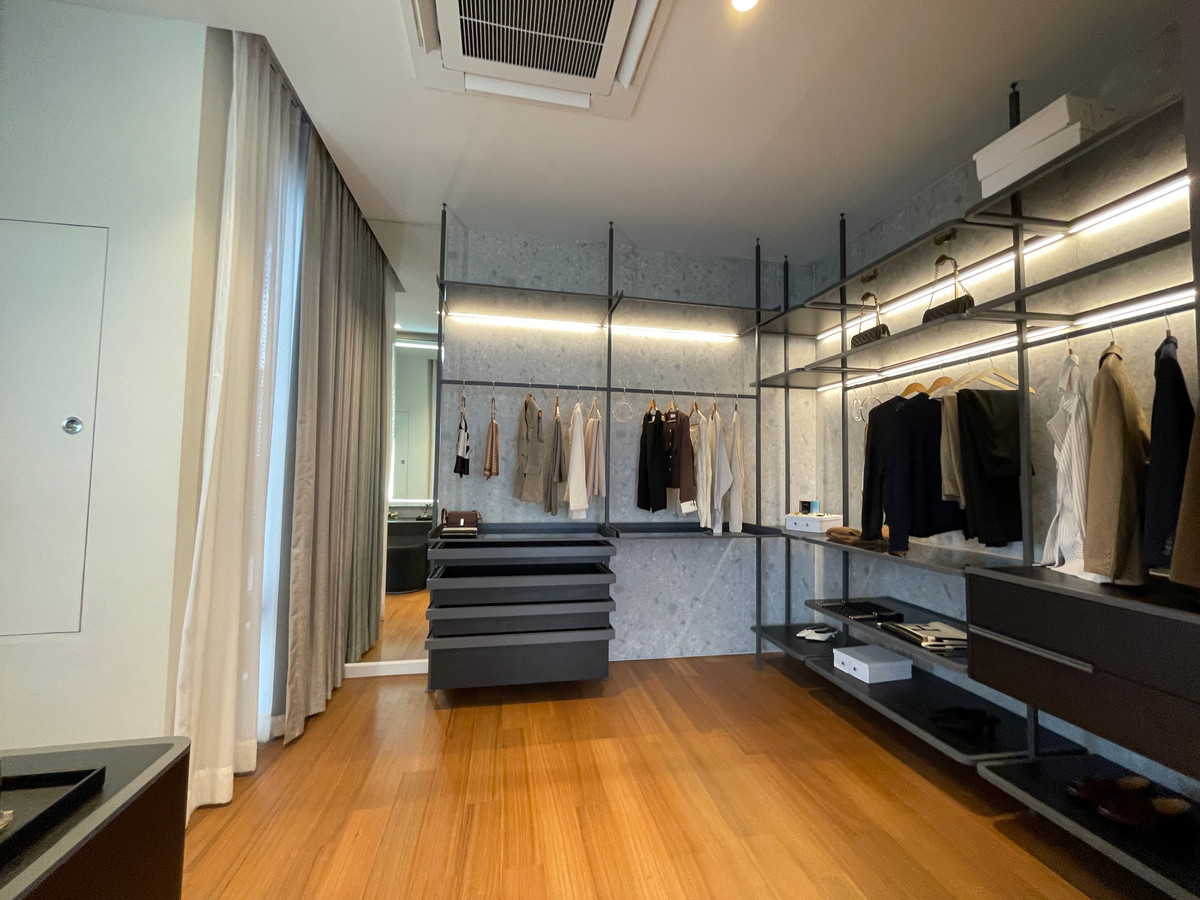 ขายบ้านโชคชัย4 ลาดพร้าว71 : ขายบ้านเดี่ยว Super Luxury THIRRA Ladprao แบบ Signature 575 ตร.ม. พร้อมสระว่ายน้ำส่วนตัว ตกแต่งครบพร้อมเครื่องใช้ไฟฟ้า ใกล้ MRT ภาวนา เพียง 700 ม.