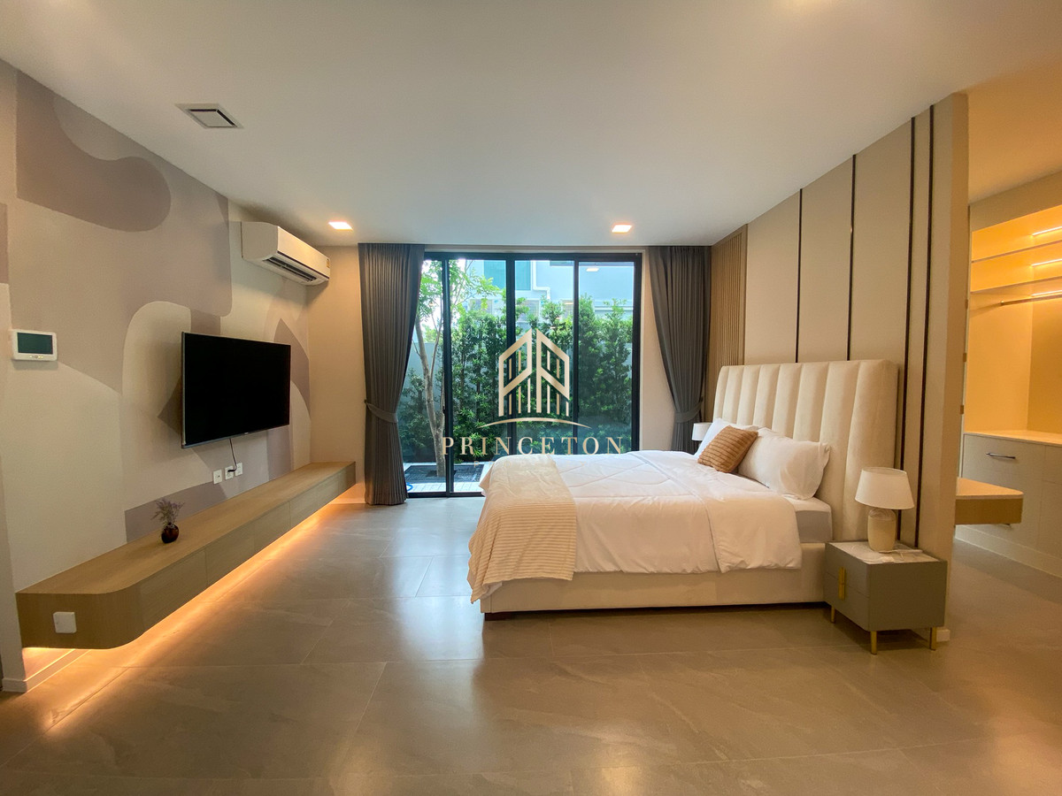 HousePattanakan, Srinakarin :  Luxury House For Sale or Rent VIVE Krungthep Kreetha next to Wellington School 📞092-4252445