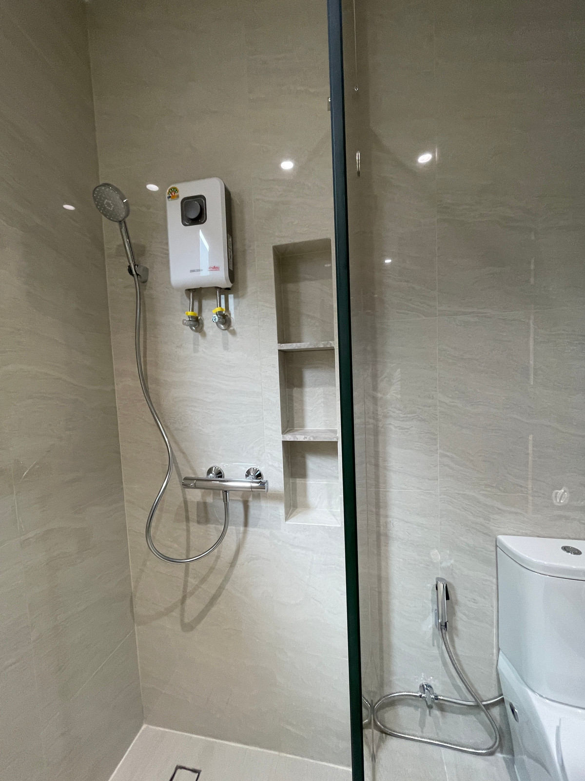 ขายบ้านโชคชัย4 ลาดพร้าว71 : ขายบ้านเดี่ยว Super Luxury THIRRA Ladprao แบบ Signature 575 ตร.ม. พร้อมสระว่ายน้ำส่วนตัว ตกแต่งครบพร้อมเครื่องใช้ไฟฟ้า ใกล้ MRT ภาวนา เพียง 700 ม.