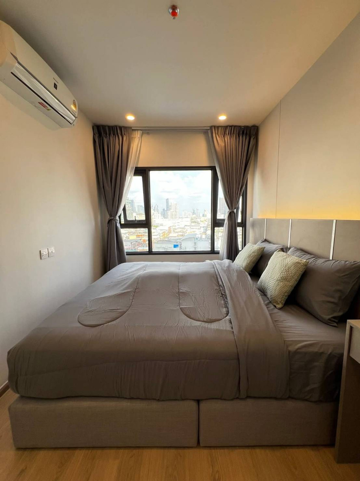 For RentCondoKhlongtoei, Kluaynamthai : 💥CP-10411💥Life Rama 4 - Asoke👉Line : @accessliving