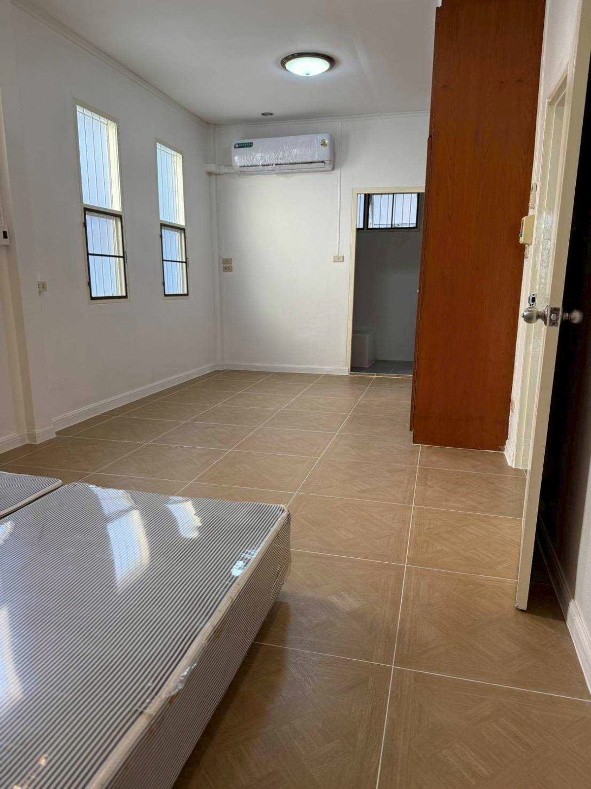 ให้เช่าบ้านสุขุมวิท อโศก ทองหล่อ : LTH14666 – พื้นที่กว้าง บ้านที่พร้อมให้คุณสร้างมุมโปรด| House for Rent | Sukhumvit 36 | 160 sqm | 3 Bedr 3 Bath || Near BTS Thong Lo | 55,000 THB/Month | บ้านให้เช่า สุขุมวิท 36 พื้นที่ใช้สอย 160 ตร.ม. 3 ห้องนอน 3 ห้องน้ำ  ใกล้ BTS ทองหล่อ ราคาเช่าคุ้มค่า