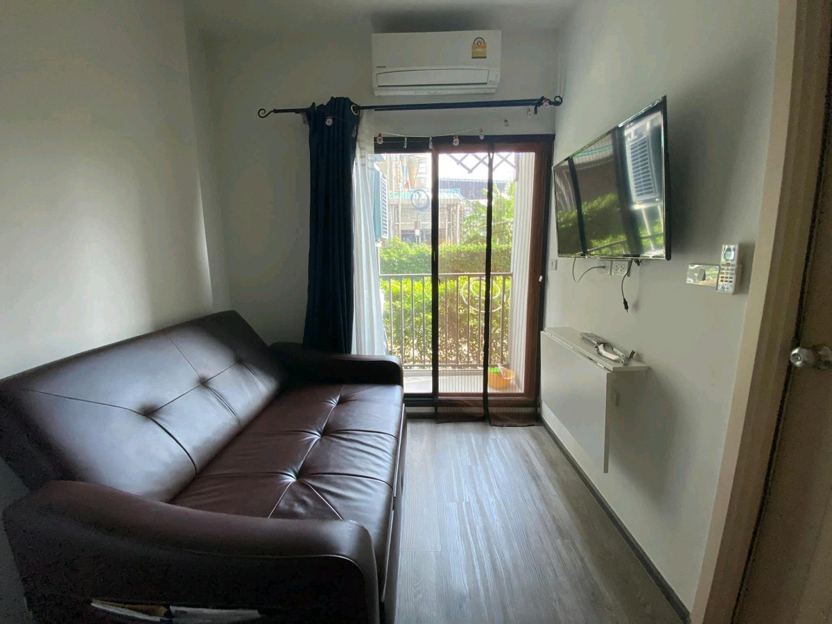 For RentCondoPattanakan, Srinakarin : Next to the Airport Rail Link + MRT + SRT Hua Mak, just a few minutes walk. Convenient location to travel