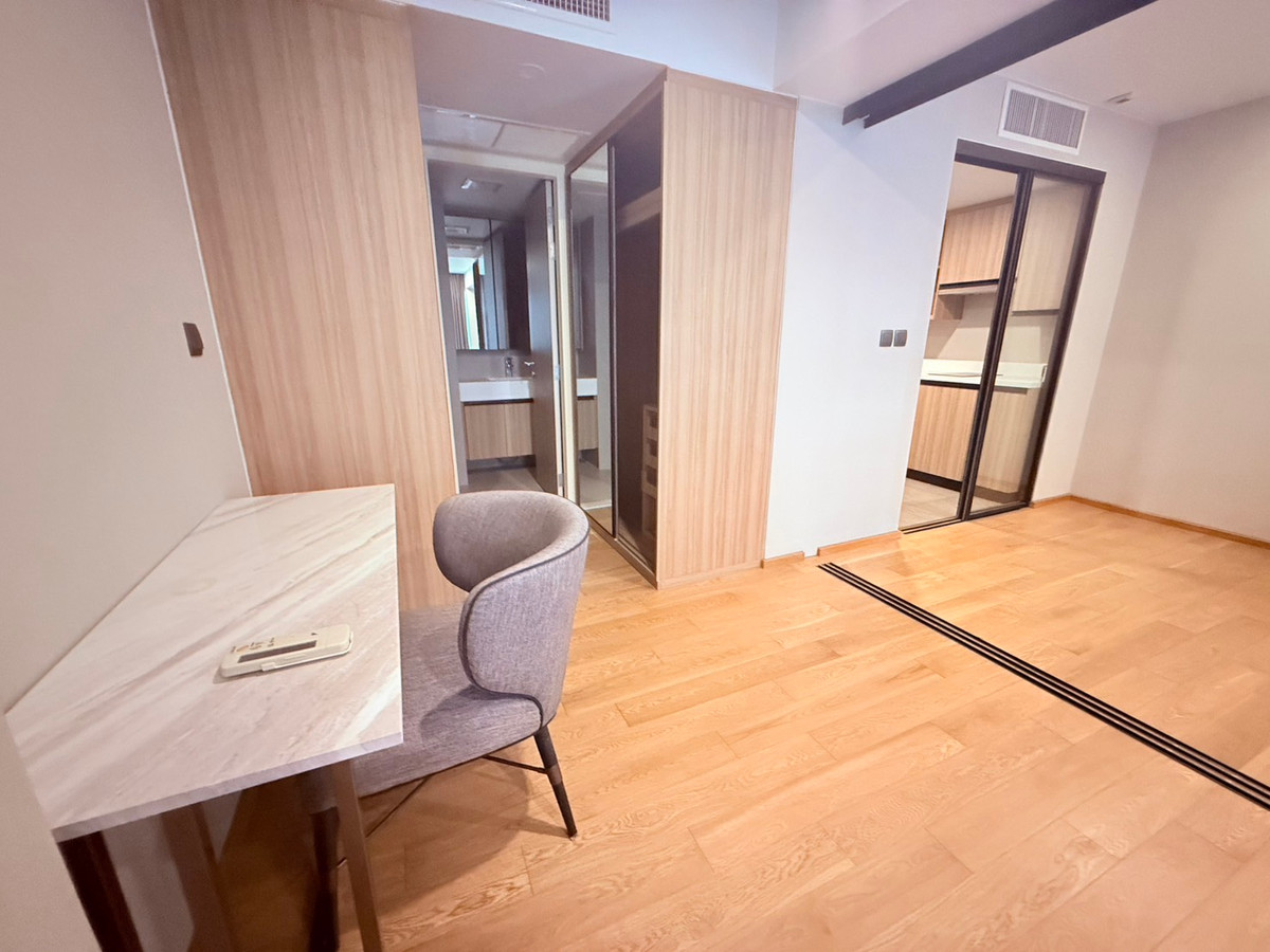 ให้เช่าคอนโดวิทยุ ชิดลม หลังสวน : เช่า 1 ห้องนอน 1 ห้องน้ำ ซื้อฟูกที่นอน เครื่องซักผ้าให้ใหม่ ณ วรา เรสซิเดนซ์