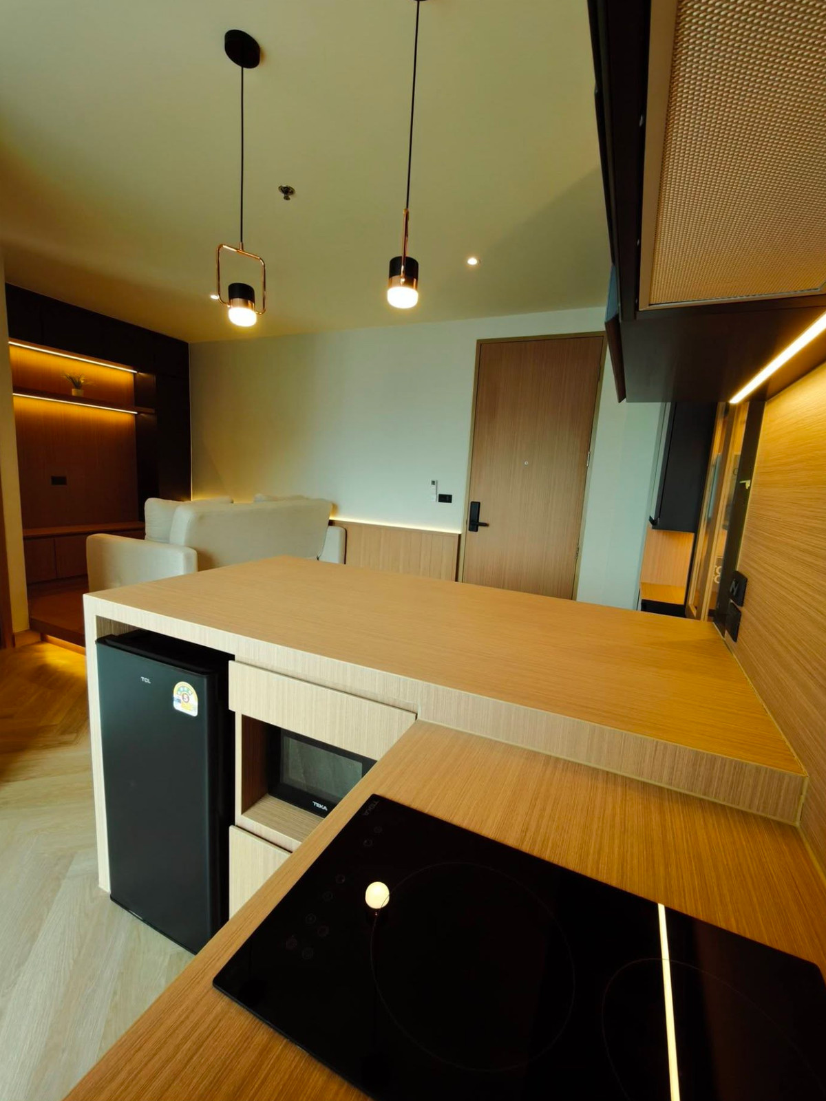 For SaleCondoPattanakan, Srinakarin : Corner room, beautiful built-ins, 40 sq m, Building D, 16th floor, The Parkland Srinakarin Condo.