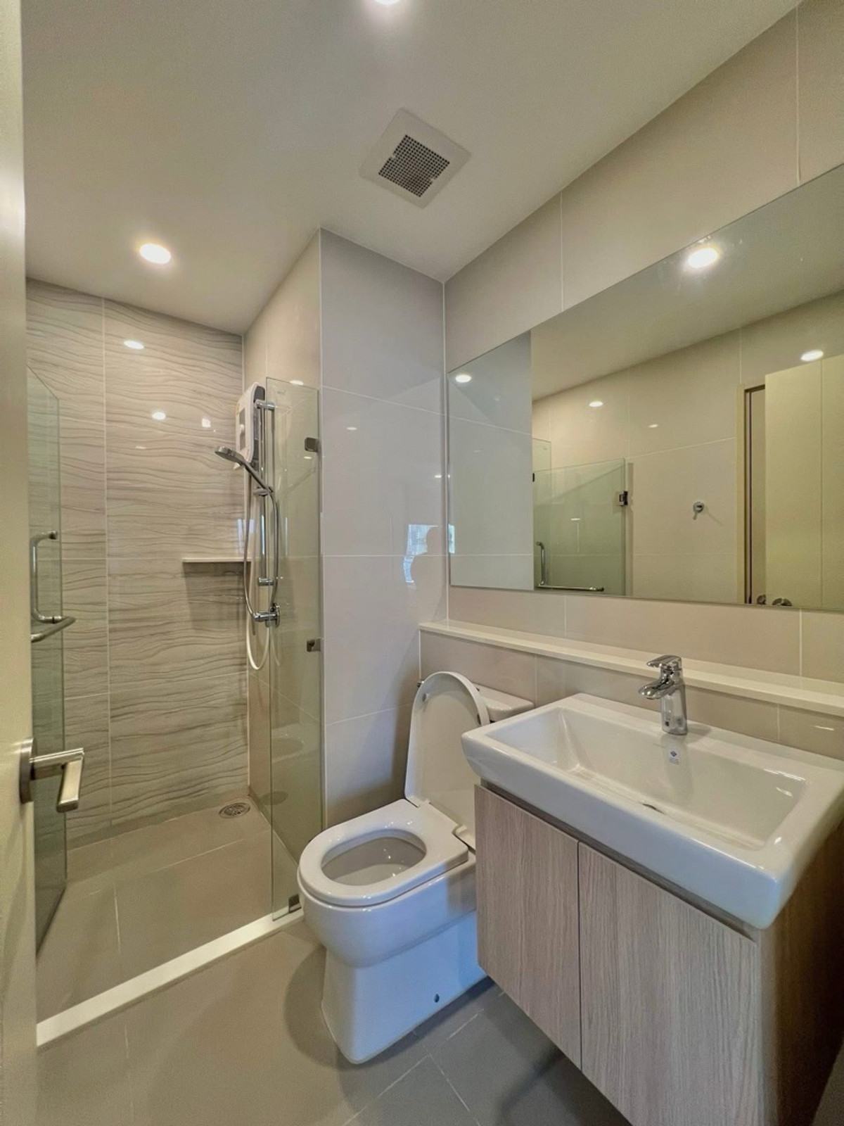 For RentCondoKhlongtoei, Kluaynamthai : #Z4935💥 100369 🔥Condo for rent Life Rama 4 - Asoke