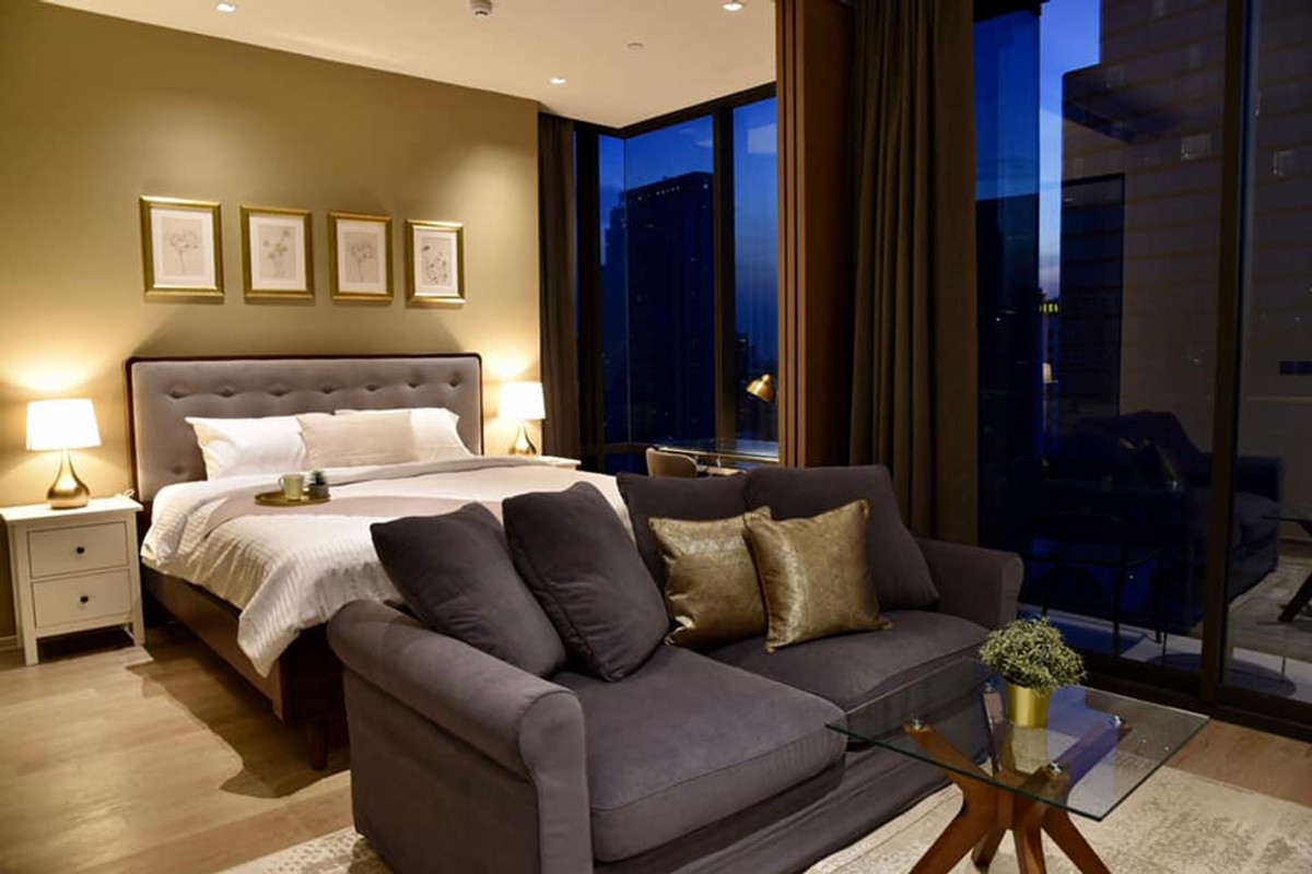 For SaleCondoSilom, Saladaeng, Bangrak : Ashton Silom【𝐒𝐄𝐋𝐋 & 𝐑𝐄𝐍𝐓】🔥Experience relaxation in a room with perfectly designed functional spaces that cater to every lifestyle.🔥 Contact Line ID: @hacondo