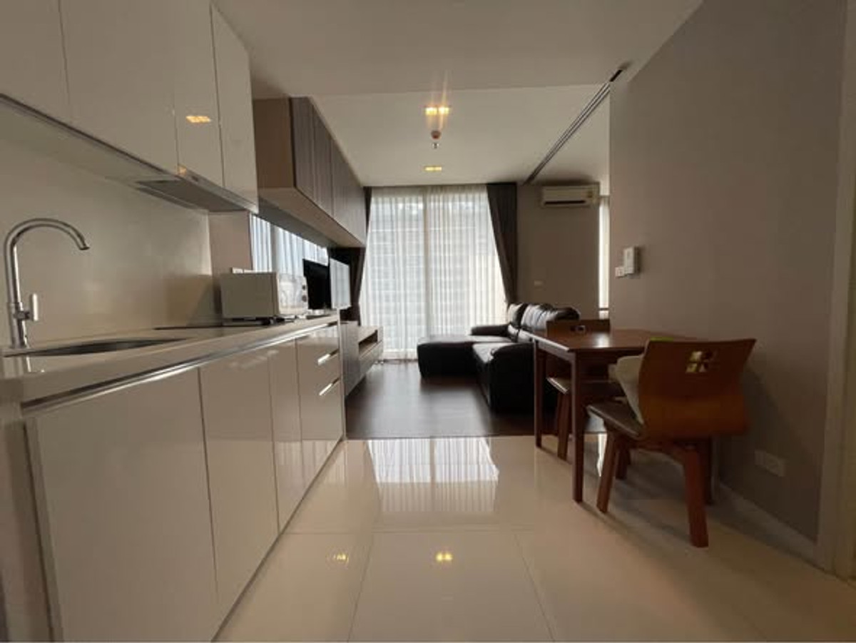 ให้เช่าคอนโดสาทร นราธิวาส : Nara 9【𝐑𝐄𝐍𝐓】🔥ห้องโมเดิร์นลักชู เฟอร์บิ้วอินดูภูมิฐาน🔥 ติดต่อไลน์ไอดี: @hacondo