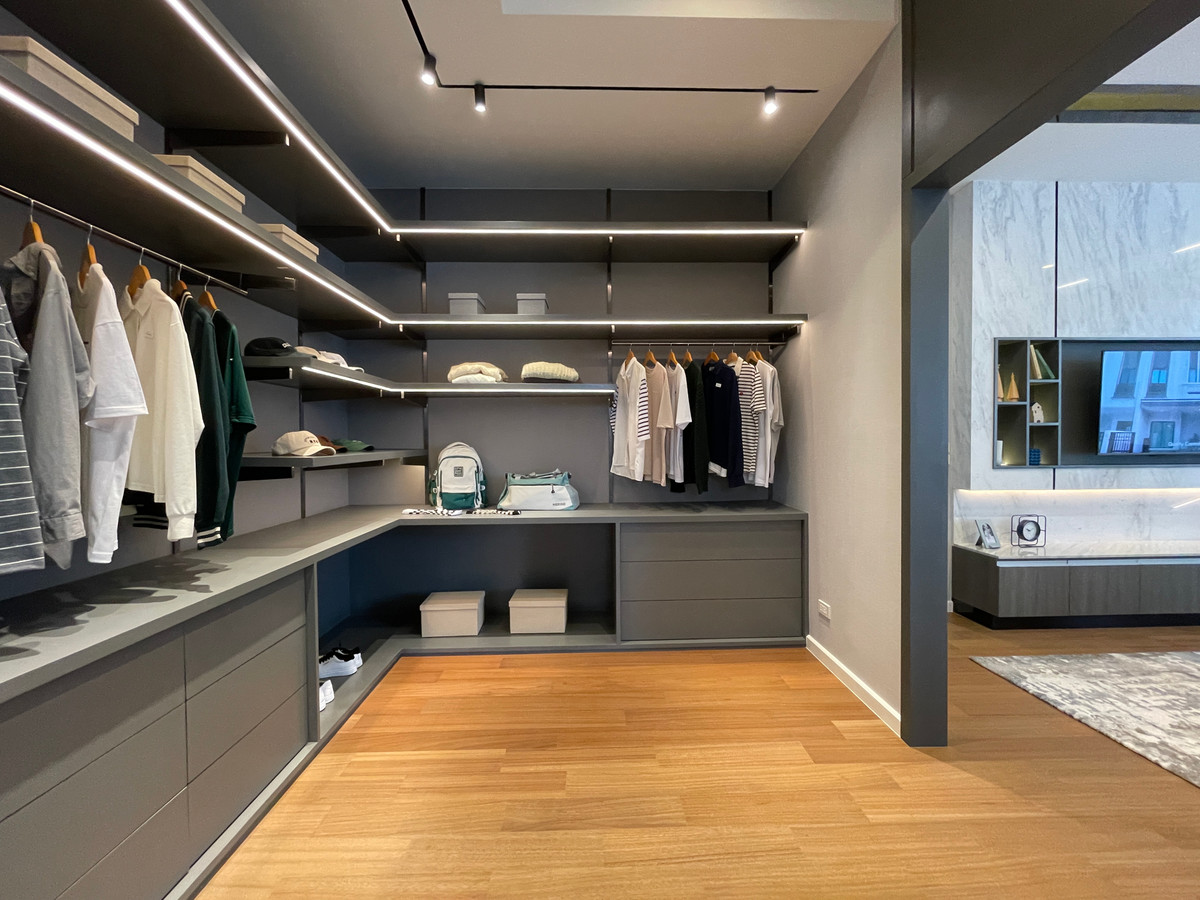 ขายบ้านโชคชัย4 ลาดพร้าว71 : ขายบ้านเดี่ยว Super Luxury THIRRA Ladprao แบบ Signature 575 ตร.ม. พร้อมสระว่ายน้ำส่วนตัว ตกแต่งครบพร้อมเครื่องใช้ไฟฟ้า ใกล้ MRT ภาวนา เพียง 700 ม.