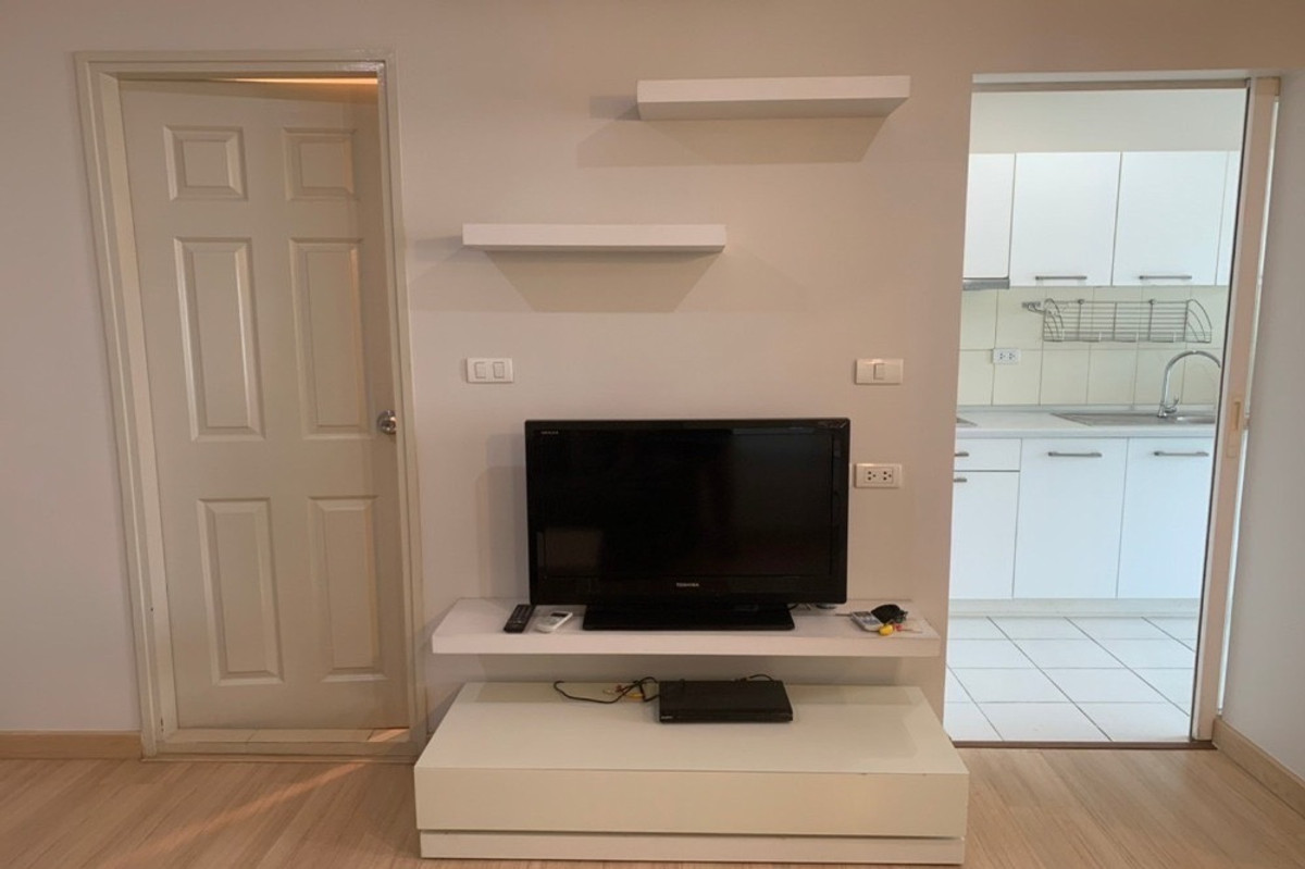 ขายคอนโดสาทร นราธิวาส : 🔥 ขายพร้อมผู้เช่า !! ห้องตกแต่งสวยสไตล์ Cozy !! 🔥 Code C20221200554..........Life@Sathorn 10, 1 ห้องนอน, 1 ห้องน้ำ, แต่งครบ, ราคาพิเศษ!!📣📣