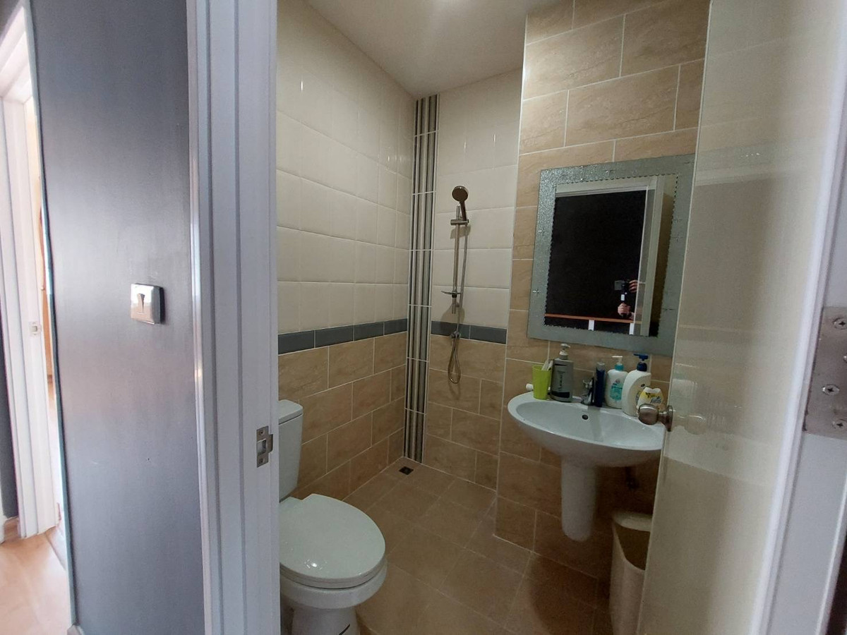 ทาวน์โฮมเกษตร นวมินทร์ ลาดปลาเค้า : ขาย/ให้เช่าทาวน์โฮม 3 ชั้น โกลเด้นทาวน์ ซ.นวมินทร์ 42  บึงกุ่ม 5 ห้องนอน 4 ห้องน้ำ ต่อเติมครบ คุ้มค่าทุกตารางนิ้ว