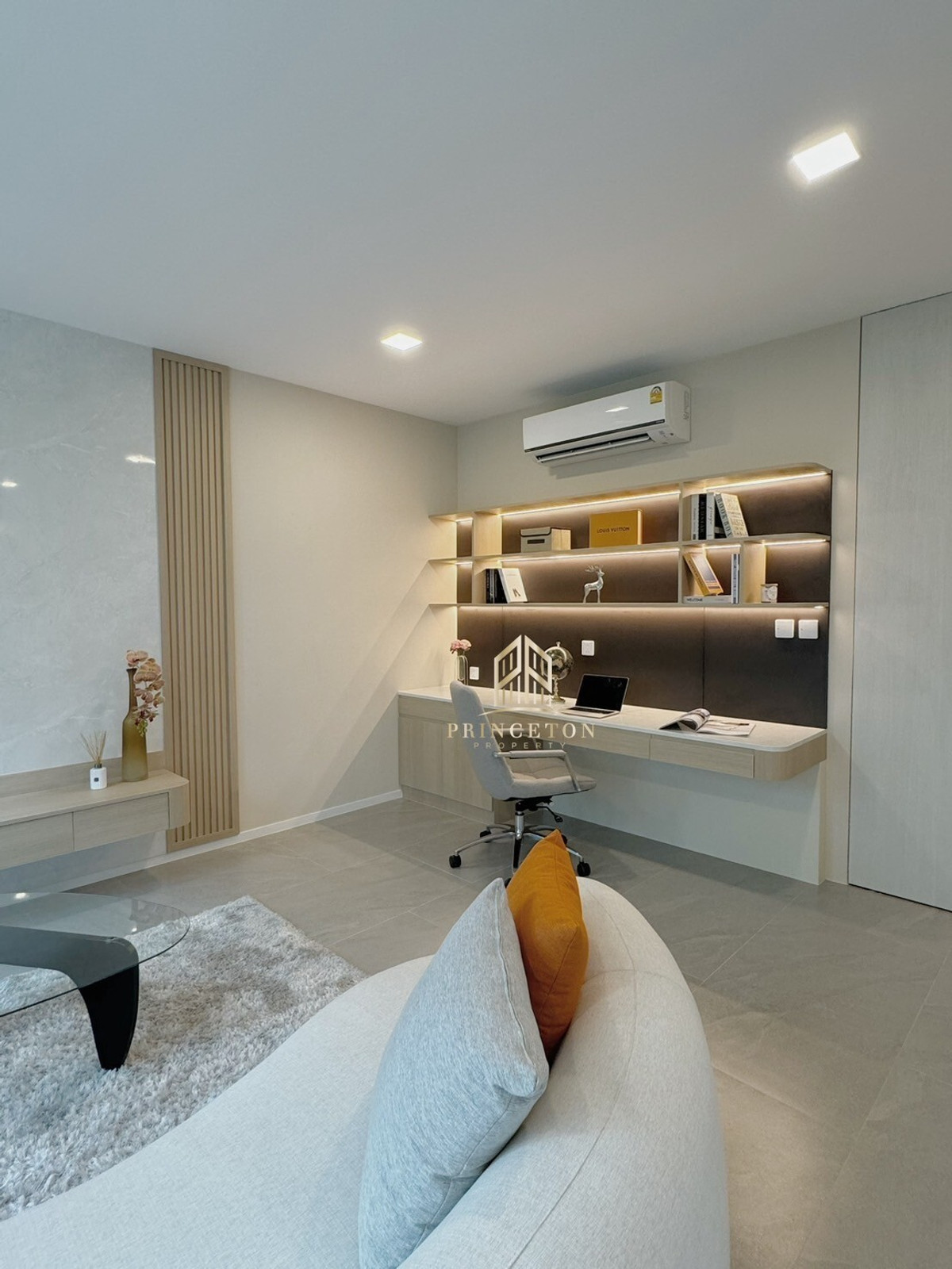 HousePattanakan, Srinakarin :  Luxury House For Sale or Rent VIVE Krungthep Kreetha next to Wellington School 📞092-4252445