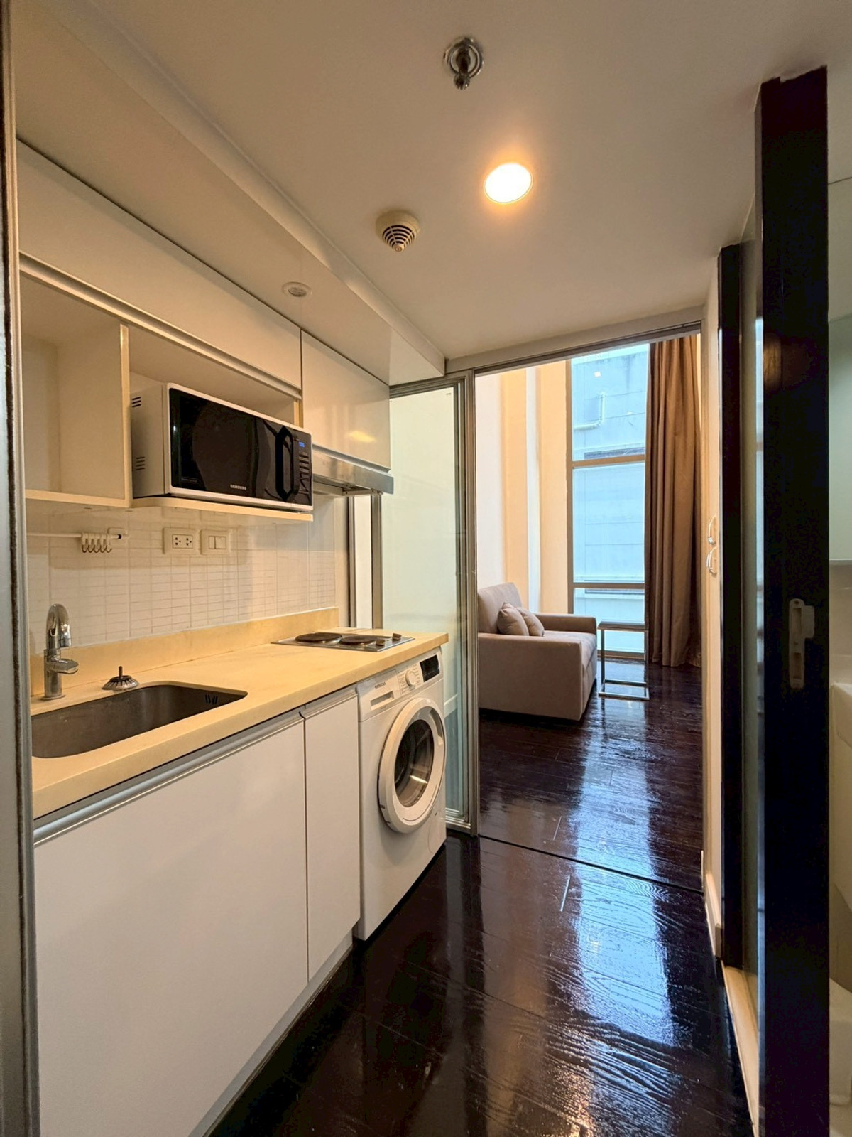 ให้เช่าคอนโดสุขุมวิท อโศก ทองหล่อ : 🐶🐱 คอนโดเลี้ยงสัตว์ได้ ใจกลางสุขุมวิท! ห้องรีโนเวทใหม่ น่าอยู่มาก✨