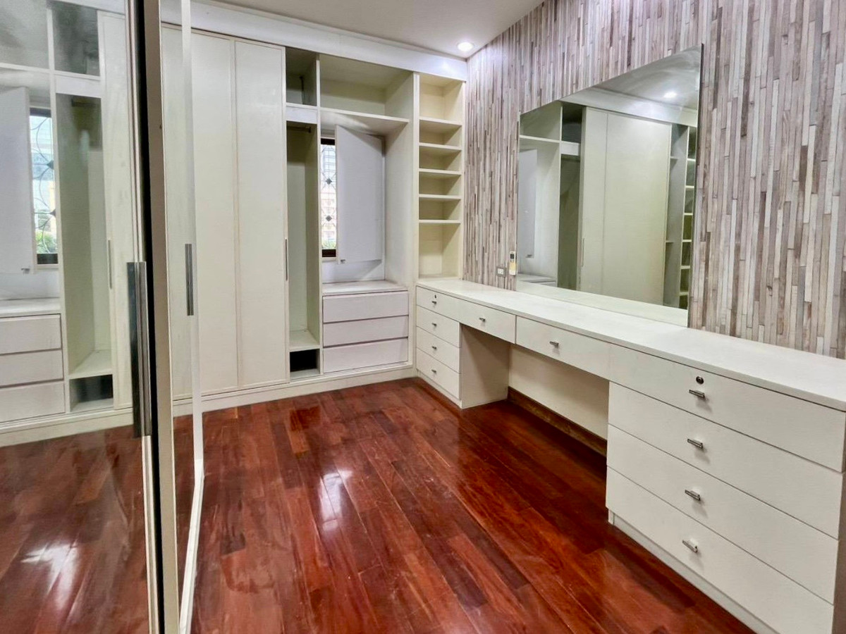 ขายโฮมออฟฟิศรัชดา ห้วยขวาง : Rare Large Standalone Office – ซอยรัชดาภิเษก 3 11b12b 45mb - Office Building - Ratchada 3 📞Call 090 919 9898