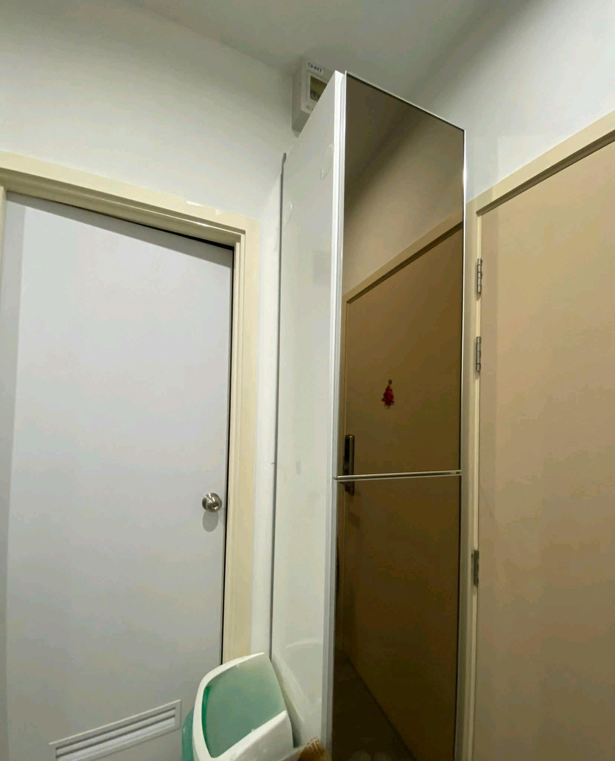 For RentCondoPattanakan, Srinakarin : Next to the Airport Rail Link + MRT + SRT Hua Mak, just a few minutes walk. Convenient location to travel