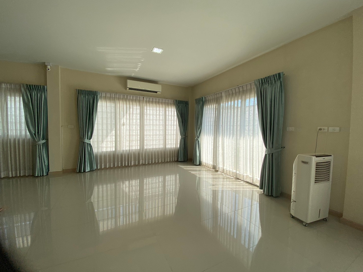 ขายบ้านสมุทรปราการ สำโรง : ขายบ้านเดี่ยว หลังมุม เลอนิโอ สุขุมวิท–เอราวัณ ใกล้ BTS โรงเรียนนายเรือ