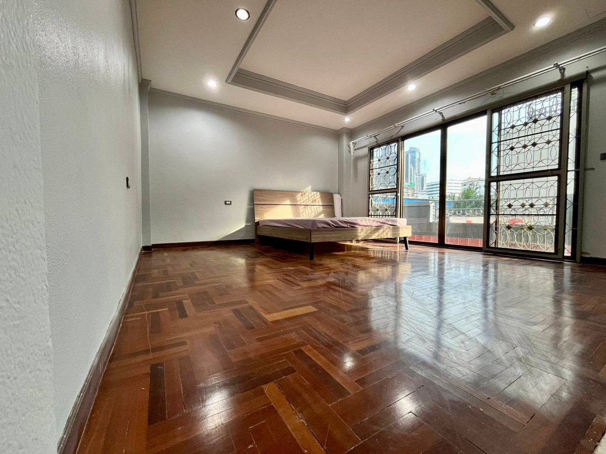 ขายโฮมออฟฟิศรัชดา ห้วยขวาง : Rare Large Standalone Office – ซอยรัชดาภิเษก 3 11b12b 45mb - Office Building - Ratchada 3 📞Call 090 919 9898