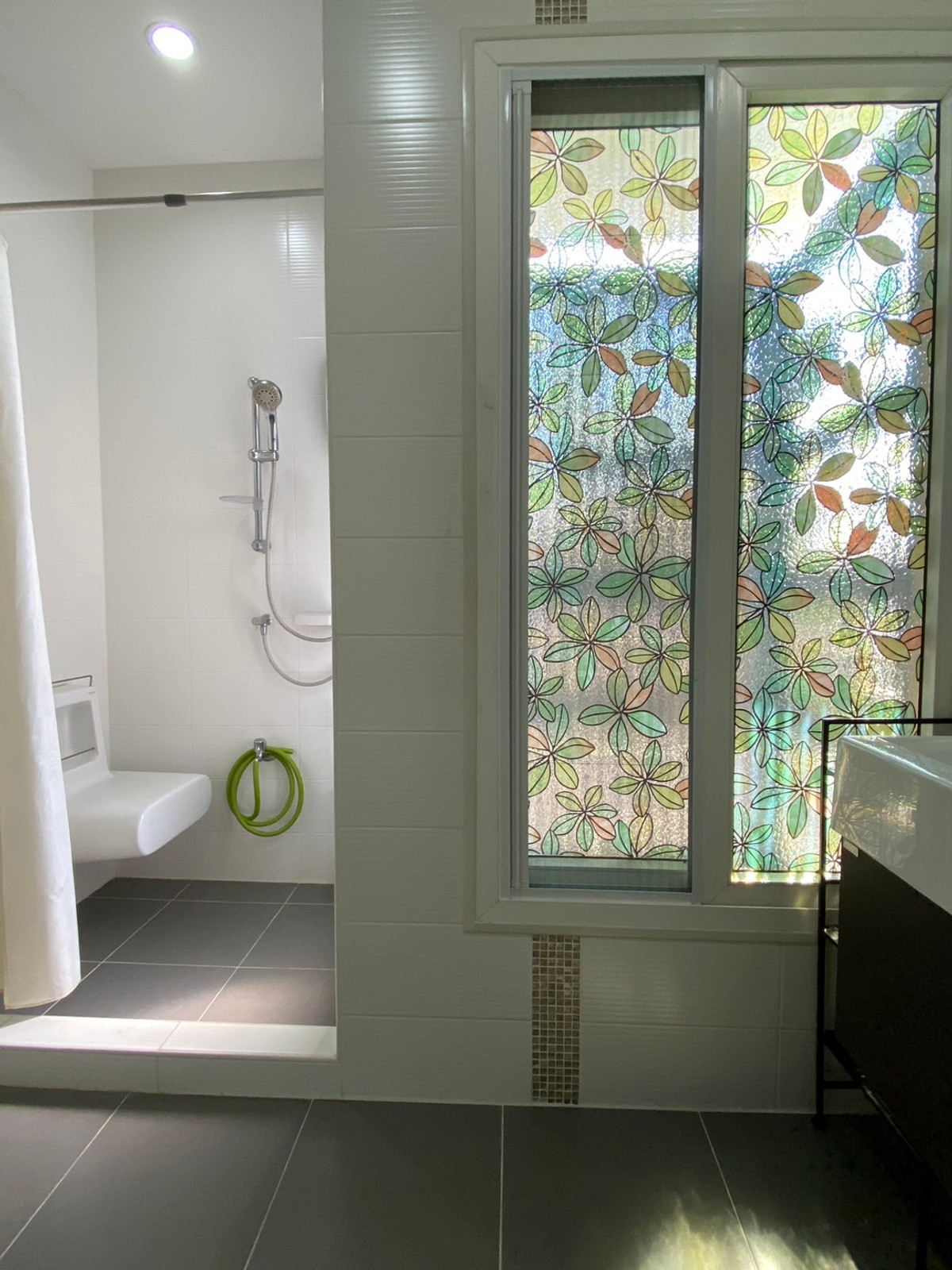 ขายบ้านสมุทรปราการ สำโรง : ขายบ้านเดี่ยว หลังมุม เลอนิโอ สุขุมวิท–เอราวัณ ใกล้ BTS โรงเรียนนายเรือ