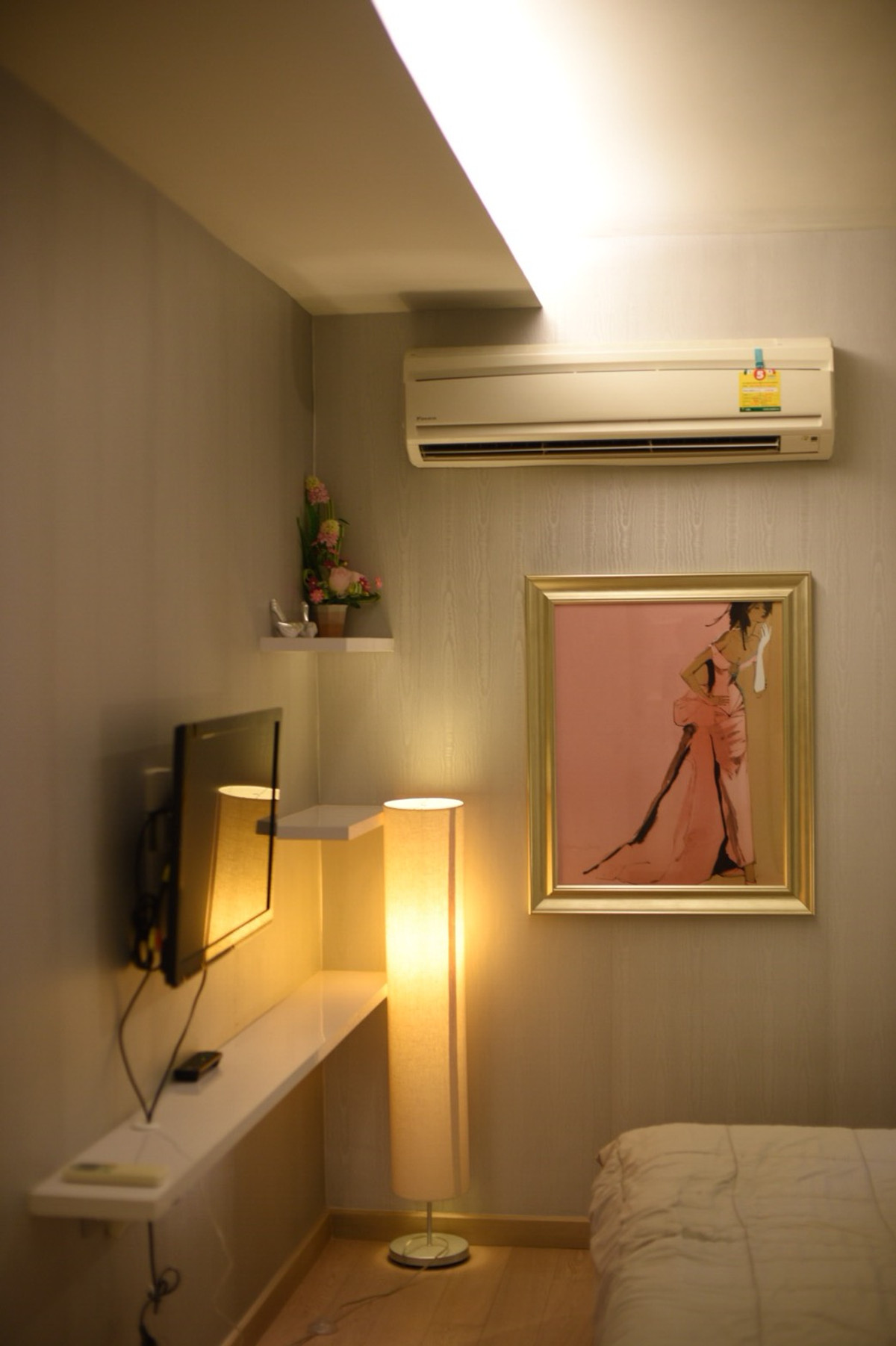 ให้เช่าคอนโดสุขุมวิท อโศก ทองหล่อ : ให้เช่า Via49 ราคา 30,000 บาท [MKr260311]