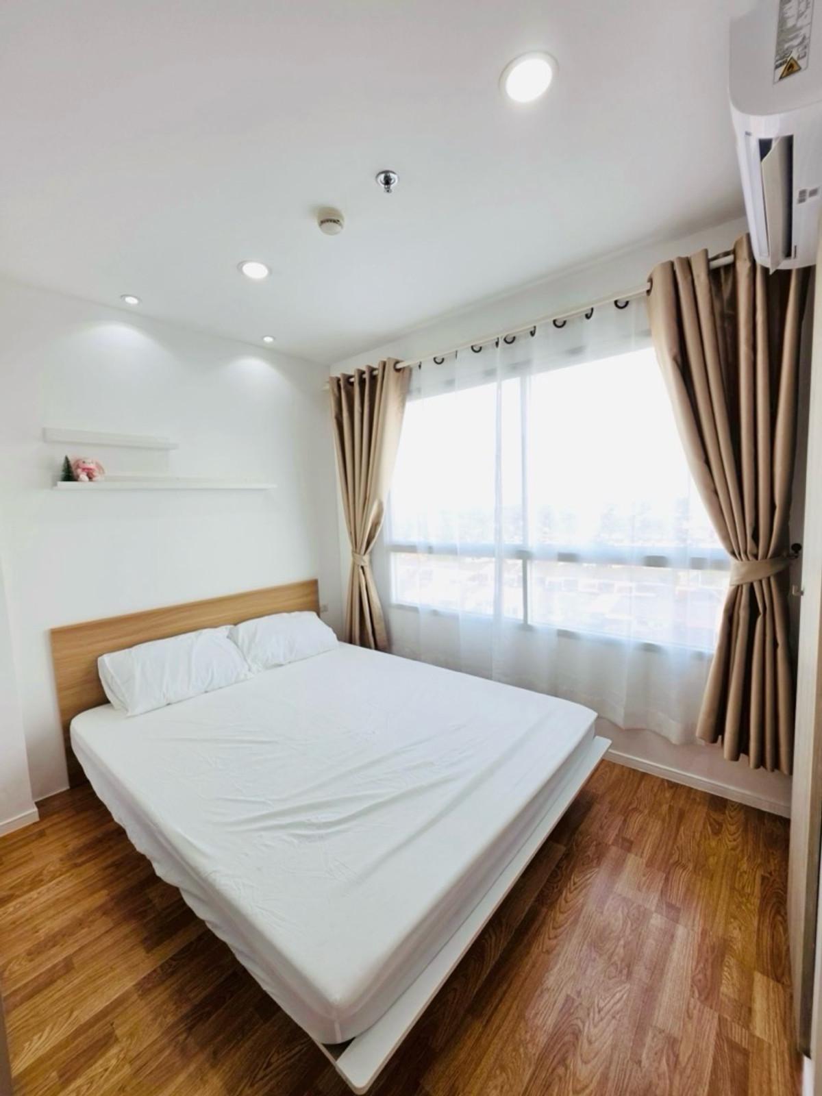 ขายคอนโดนวมินทร์ รามอินทรา : ขาย/เช่าด่วน! คอนโดลุมพินี พาร์ค นวมินทร์-ศรีบูรพา 
ซ.นวมินทร์36-38 คลองกุ่ม, บึงกุ่ม T. 081-834-1501 (ตี๋)