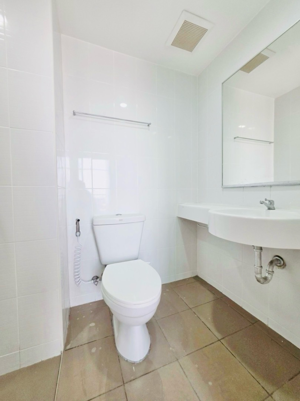 ขายคอนโดนวมินทร์ รามอินทรา : ขาย/เช่าด่วน! คอนโดลุมพินี พาร์ค นวมินทร์-ศรีบูรพา 
ซ.นวมินทร์36-38 คลองกุ่ม, บึงกุ่ม T. 081-834-1501 (ตี๋)