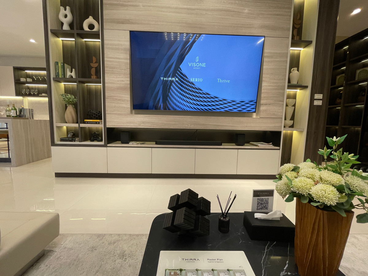 ขายบ้านโชคชัย4 ลาดพร้าว71 : ขายบ้านเดี่ยว Super Luxury THIRRA Ladprao แบบ Signature 575 ตร.ม. พร้อมสระว่ายน้ำส่วนตัว ตกแต่งครบพร้อมเครื่องใช้ไฟฟ้า ใกล้ MRT ภาวนา เพียง 700 ม.