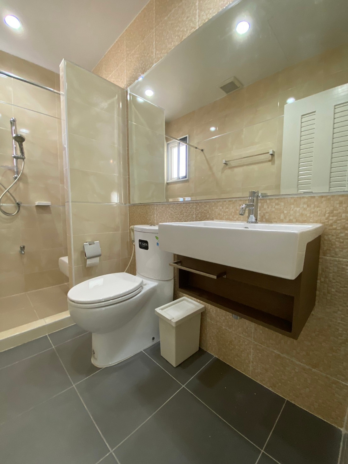 ขายบ้านสมุทรปราการ สำโรง : ขายบ้านเดี่ยว หลังมุม เลอนิโอ สุขุมวิท–เอราวัณ ใกล้ BTS โรงเรียนนายเรือ