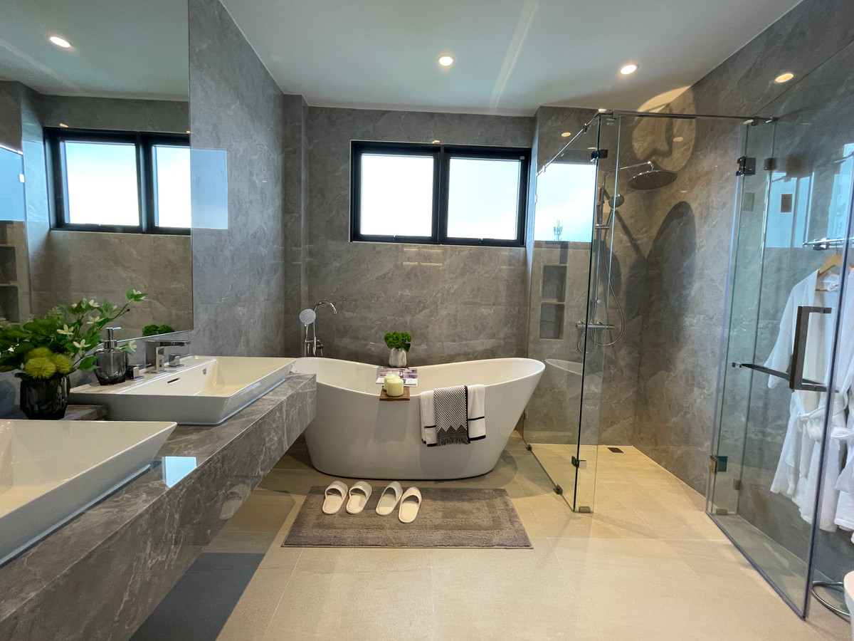 ขายบ้านโชคชัย4 ลาดพร้าว71 : ขายบ้านเดี่ยว Super Luxury THIRRA Ladprao แบบ Signature 575 ตร.ม. พร้อมสระว่ายน้ำส่วนตัว ตกแต่งครบพร้อมเครื่องใช้ไฟฟ้า ใกล้ MRT ภาวนา เพียง 700 ม.