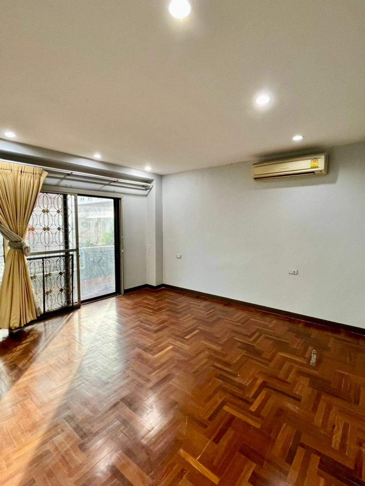 ขายโฮมออฟฟิศรัชดา ห้วยขวาง : Rare Large Standalone Office – ซอยรัชดาภิเษก 3 11b12b 45mb - Office Building - Ratchada 3 📞Call 090 919 9898