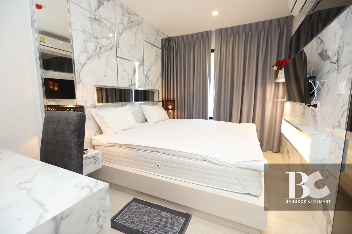 ให้เช่าคอนโดพระราม 9 เพชรบุรีตัดใหม่ RCA : 🔥 Hot Deal 2 bedrooms for rent at Life asoke 🔥