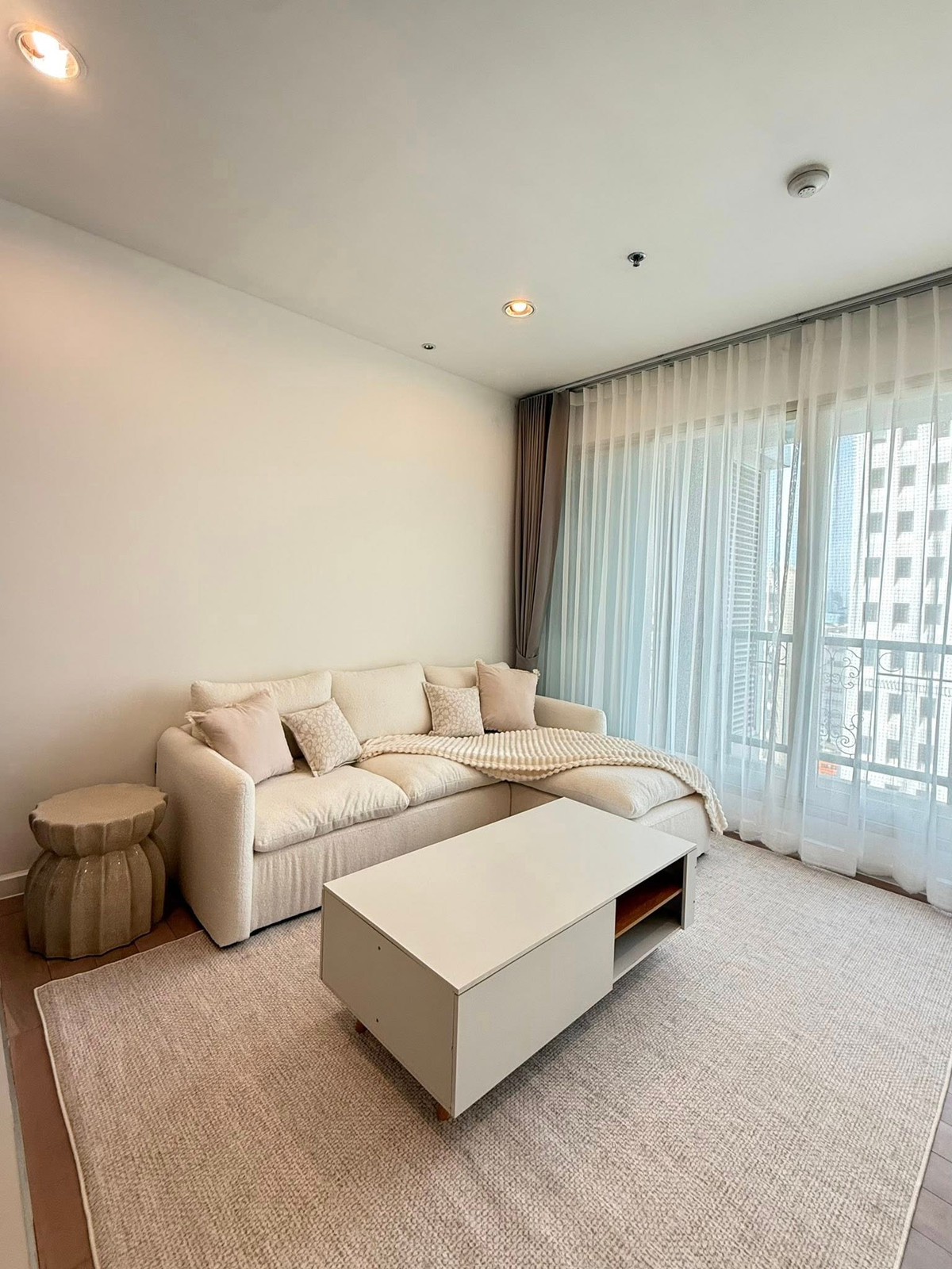 CondoWitthayu, Chidlom, Langsuan, Ploenchit : SL064/For sale or rent The Address Chidlom, corner room 55 sq m, location in the heart of Chidlom, fully furnished, ready to move in.