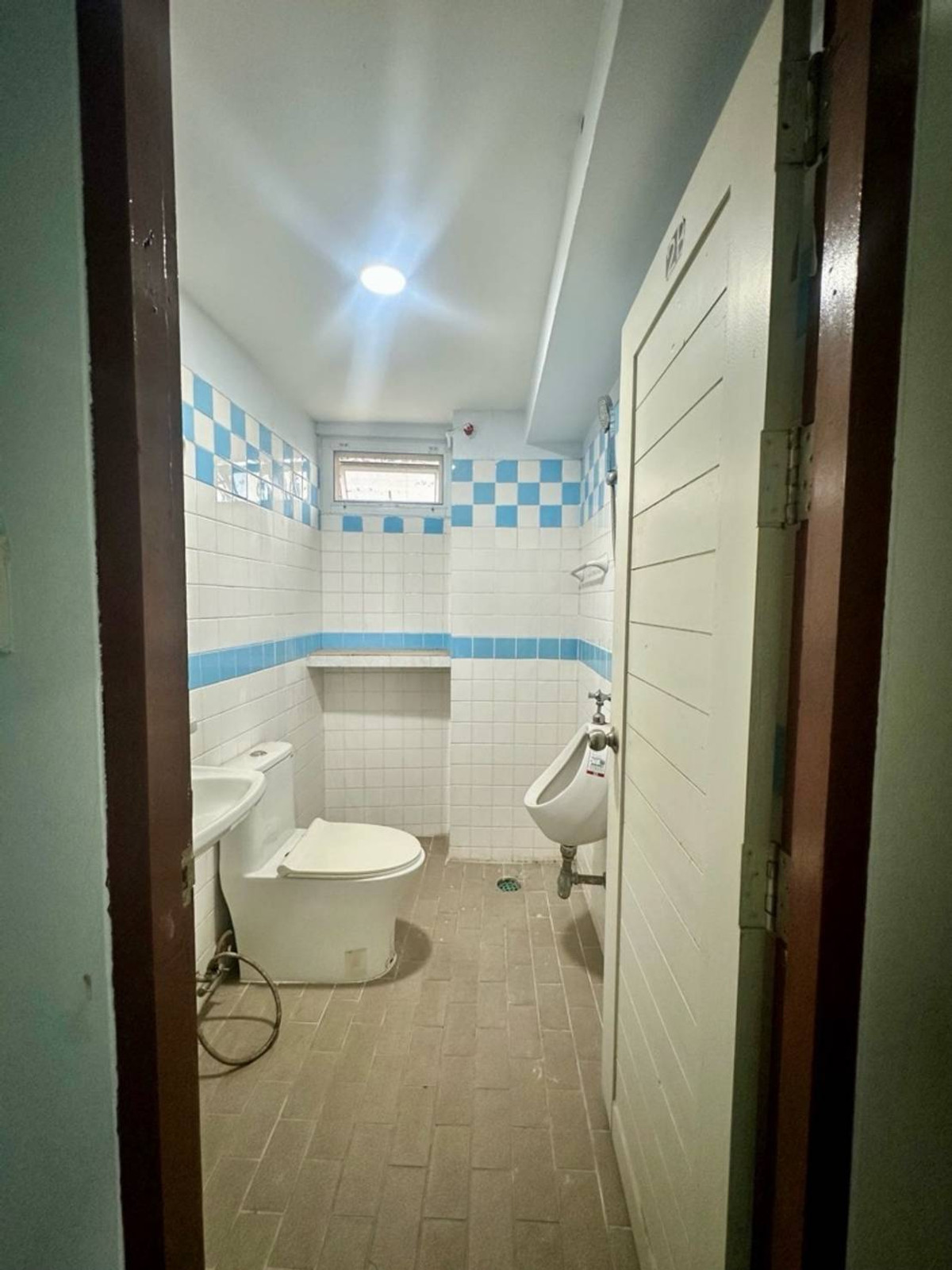 For RentShop HouseSamut Prakan,Samrong : Commercial building for rent near MRTA Samrong, just 1 minute.