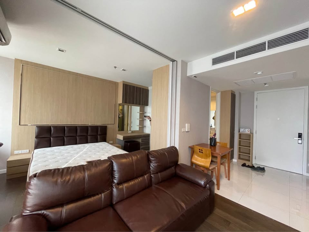 For RentCondoSathorn, Narathiwat : Nara 9【𝐑𝐄𝐍𝐓】🔥Modern luxury room with elegant built-in furniture🔥 Contact Line ID: @hacondo