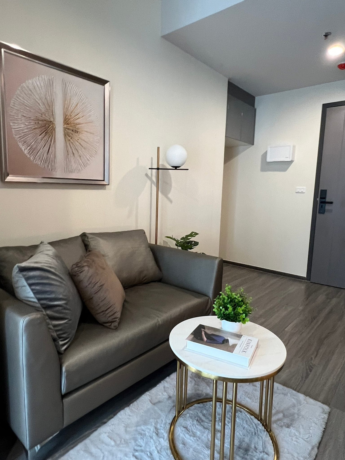 ขายคอนโดสยาม จุฬา สามย่าน : Ideo Chula Samyan【𝐒𝐄𝐋𝐋 & 𝐑𝐄𝐍𝐓】🔥ห้องสุดหรู โทนสว่าง อบอุ่น เฟอร์นิเจอร์จัดเต็ม เอาใจสายเรียบหรู 🔥 ติดต่อไลน์ไอดี: @hacondo