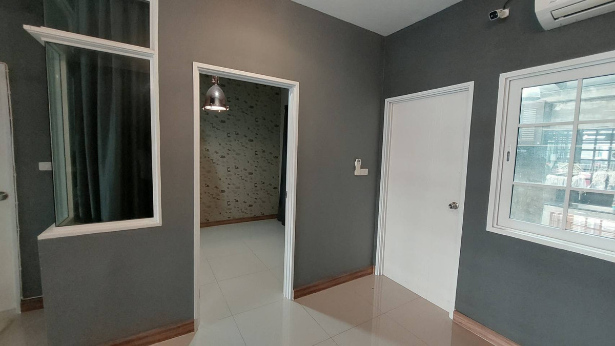 ทาวน์โฮมเกษตร นวมินทร์ ลาดปลาเค้า : ขาย/ให้เช่าทาวน์โฮม 3 ชั้น โกลเด้นทาวน์ ซ.นวมินทร์ 42  บึงกุ่ม 5 ห้องนอน 4 ห้องน้ำ ต่อเติมครบ คุ้มค่าทุกตารางนิ้ว