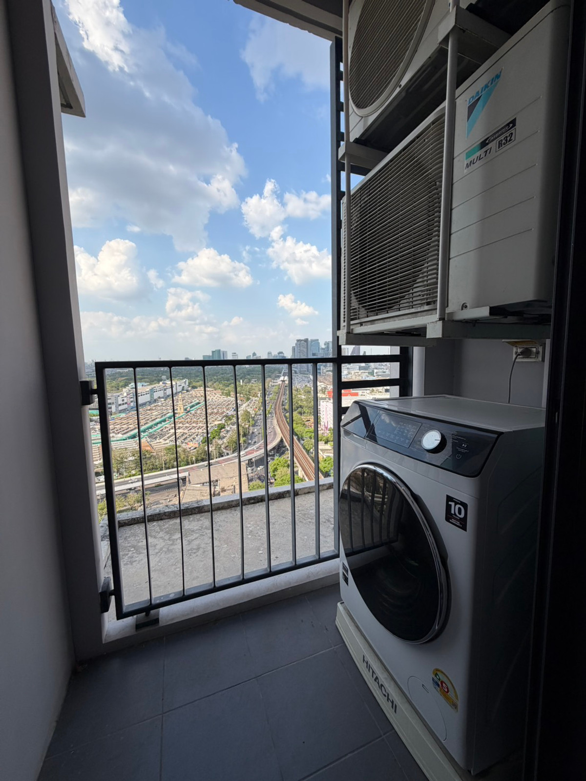 For RentCondoSapankwai,Jatujak : Condo for rent, Ideo Phaholyothin, Chatuchak, 1 bedroom plus (2 bedrooms), fully furnished. Ready to move in. Contact to see the room @568lwoey(Julie)